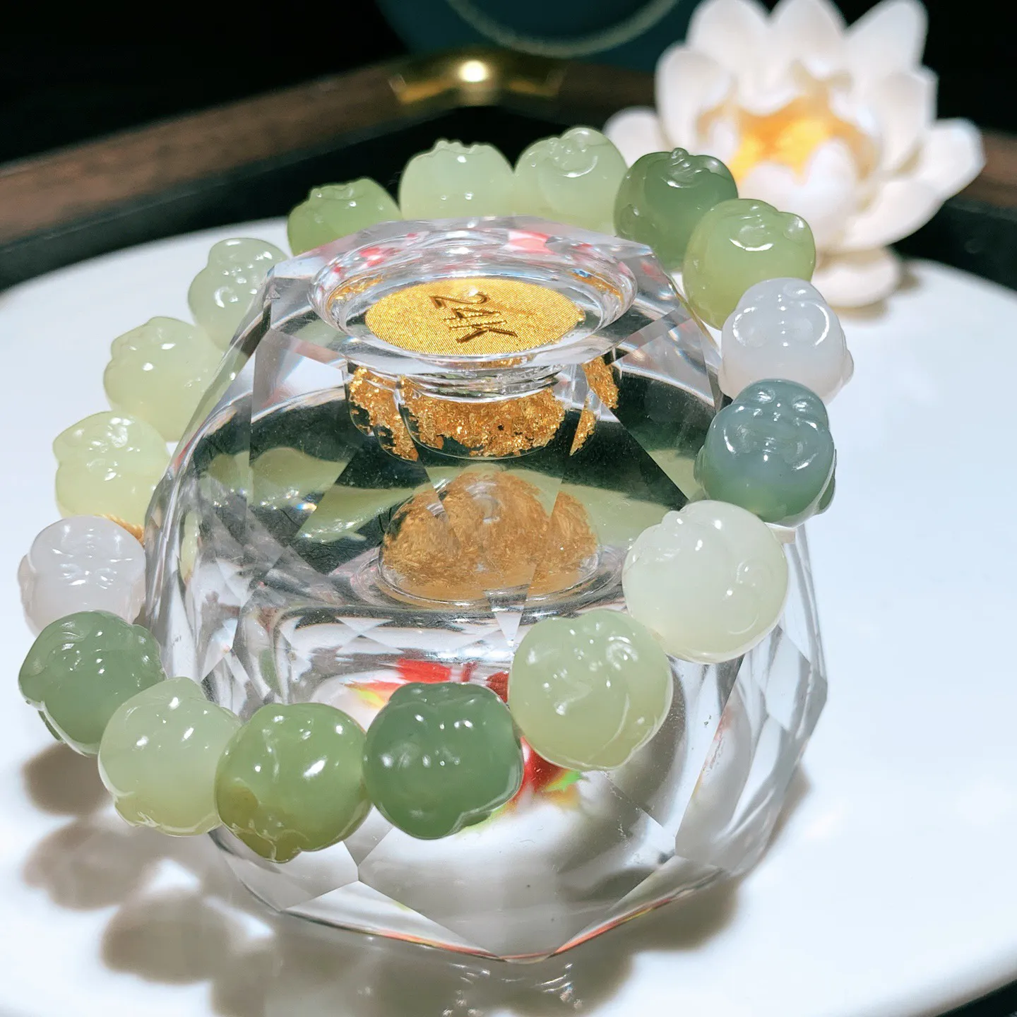 新疆和田玉多宝佛引福来佛头手串。单颗尺寸12/11重37.7克。玉质细腻油润。手推出油。佩戴高端典雅。lt251209