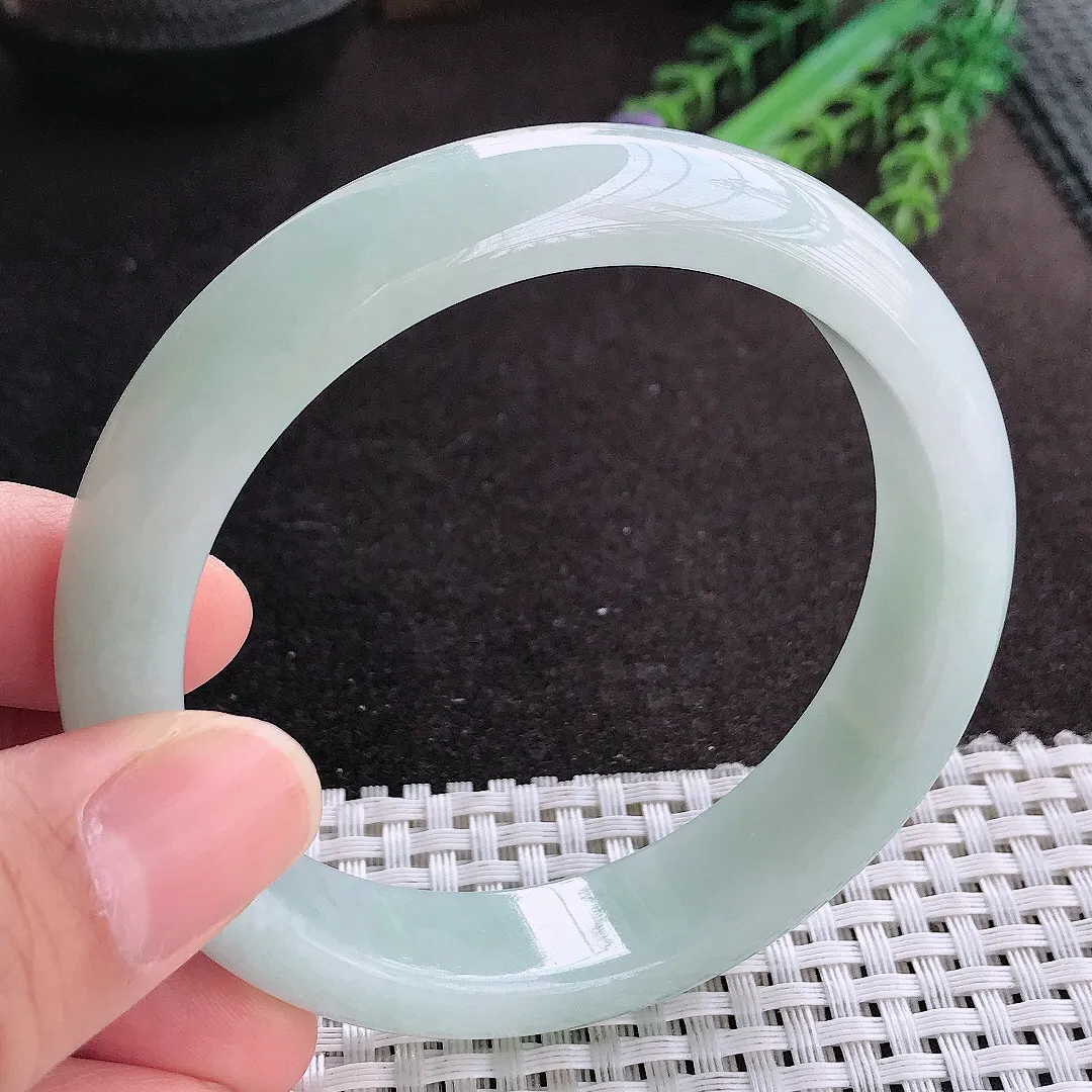 天然A货翡翠59.8/14.3/8.4老坑秀气温润天空蓝手镯宽边玉镯