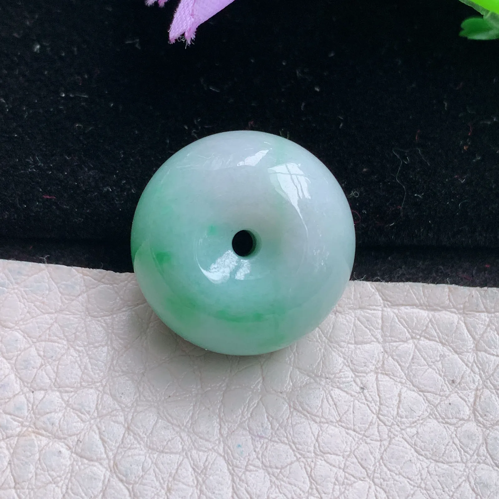 qz实拍20*12缅甸翡翠a货精雕飘花路跟通 财运亨通玉吊坠 玉挂件