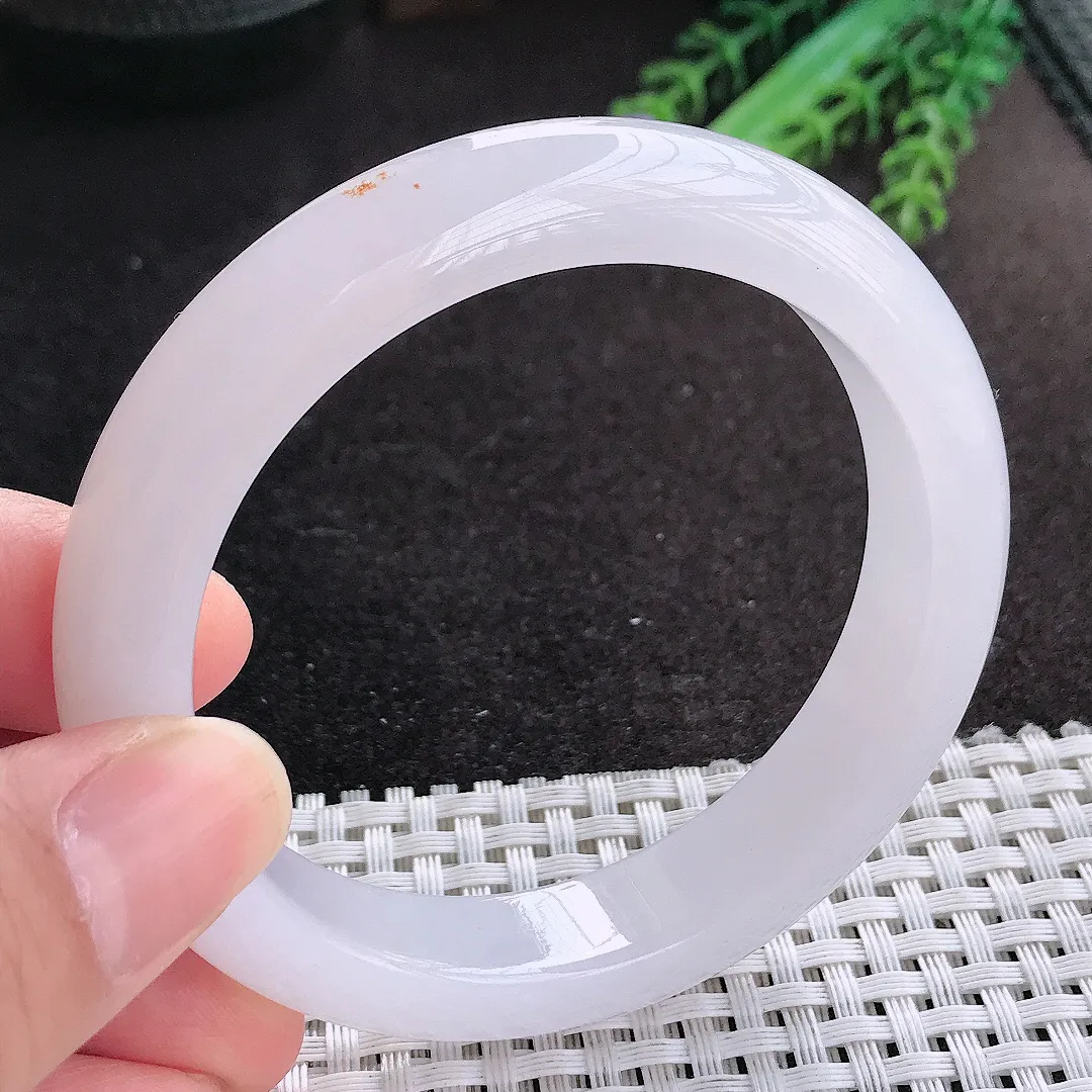 天然A货翡翠56.8/12.2/8.8老坑冰润水灵月光白手镯宽边玉镯