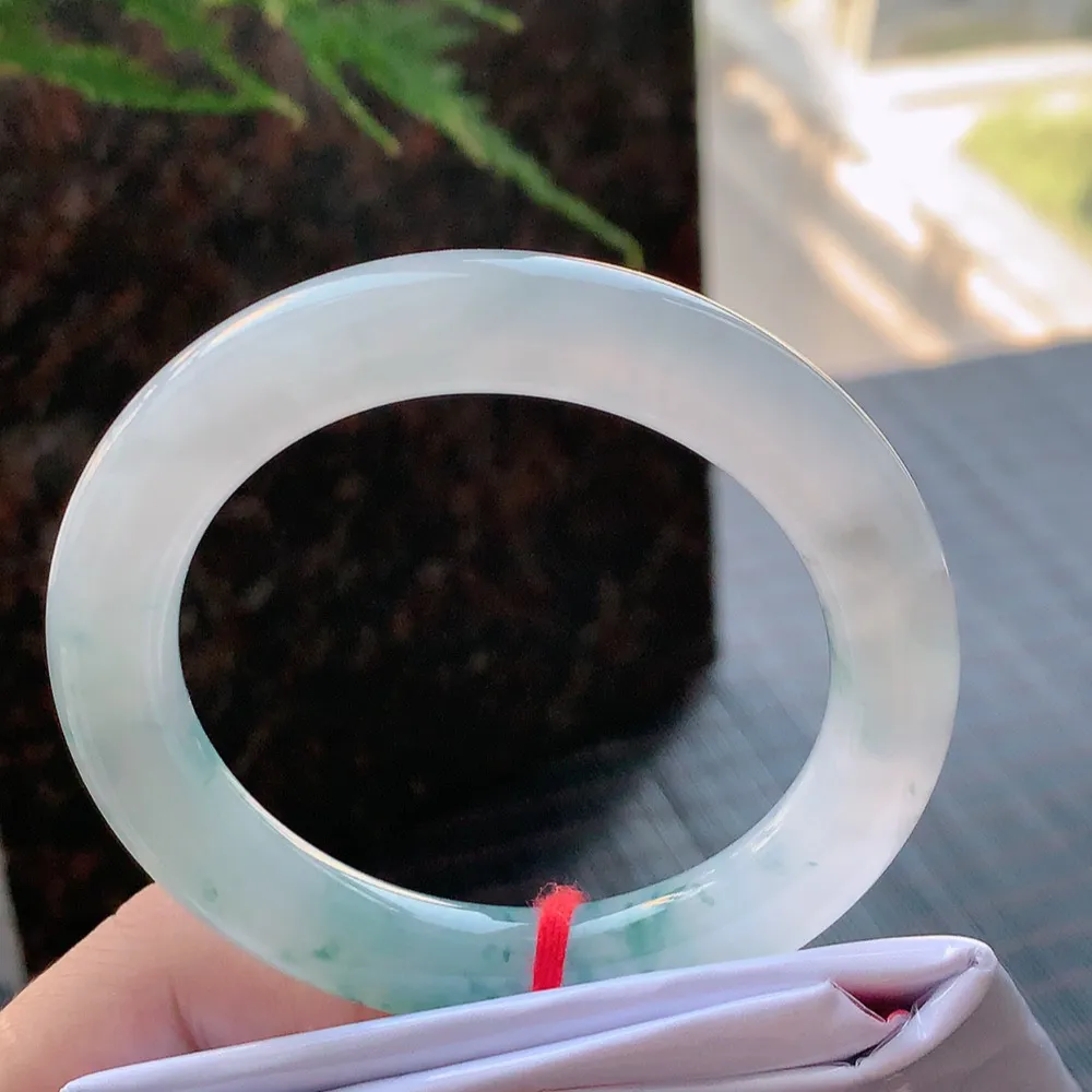 圆条冰飘花 无瑕 尺寸:52.4/10.1 花美