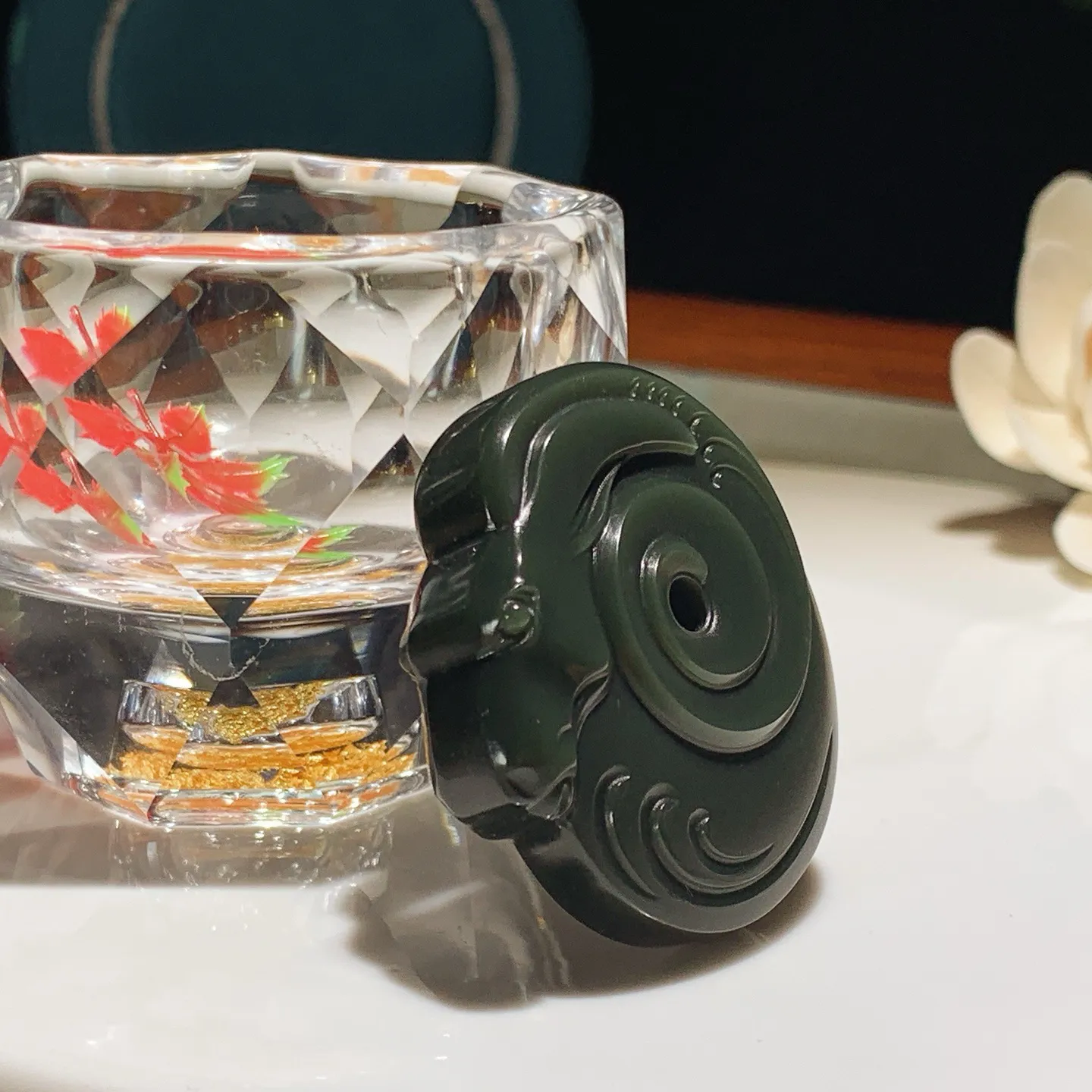 新疆和田玉塔青马到成功挂件。尺寸42/38/13重35.6克。玉质细腻油润。手推出油。佩戴高端典雅。lt251209