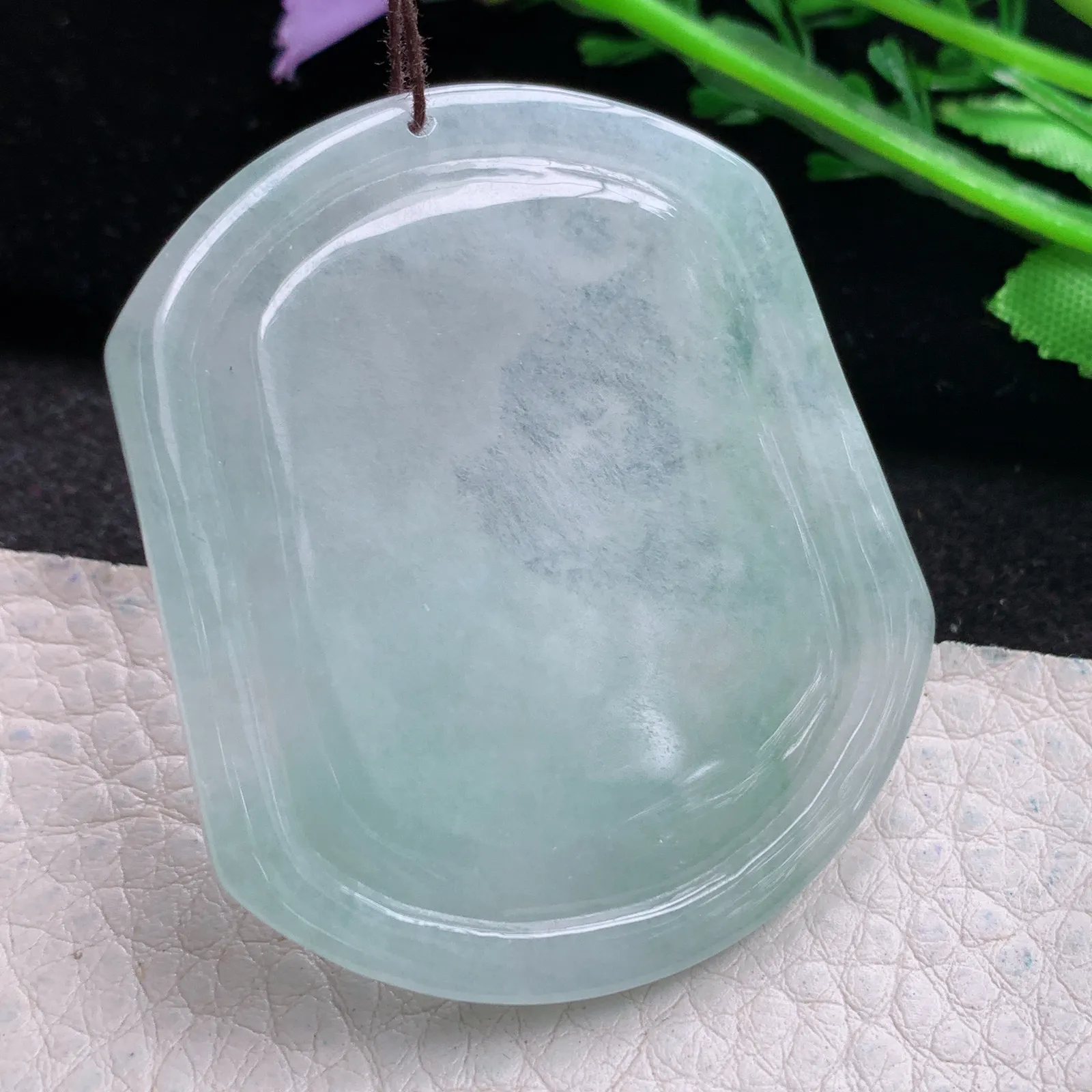 yn实拍50*43.5*5.5缅甸翡翠a货精雕飘绿花上山虎 生肖虎玉吊坠 玉挂件