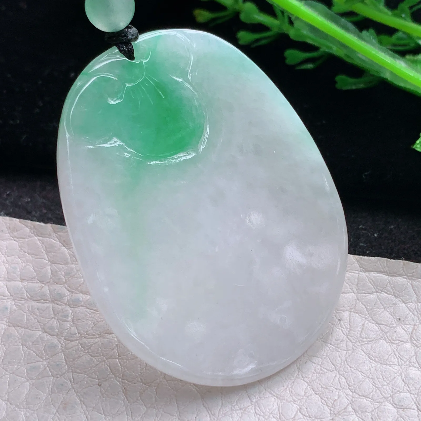 bg实拍49.5*38.9*5缅甸翡翠a货精雕飘绿招财鼠 生肖鼠玉吊坠 玉挂件