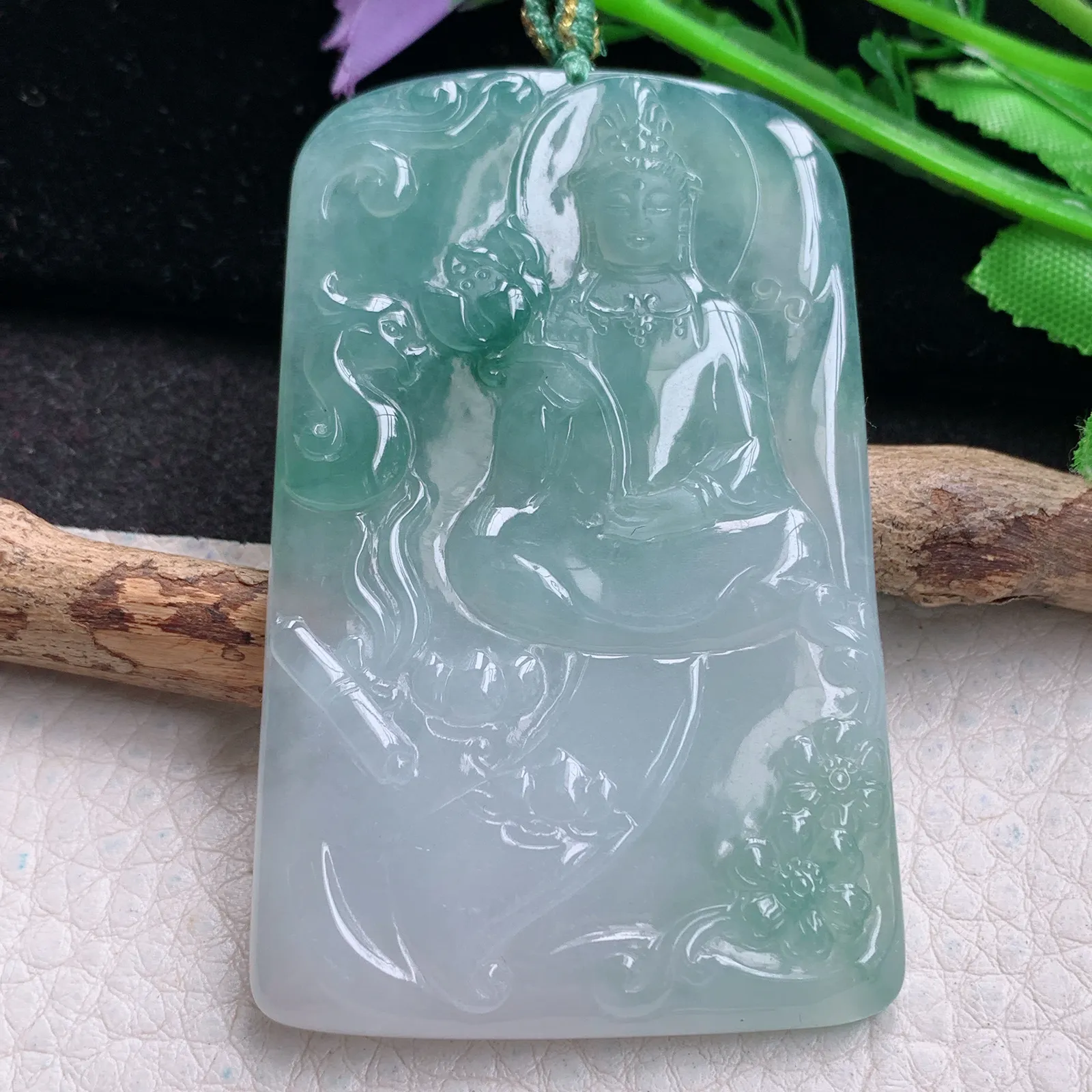 yn实拍67*42.5*5.5缅甸翡翠a货精雕冰飘花持莲观音吊坠 大势至菩萨