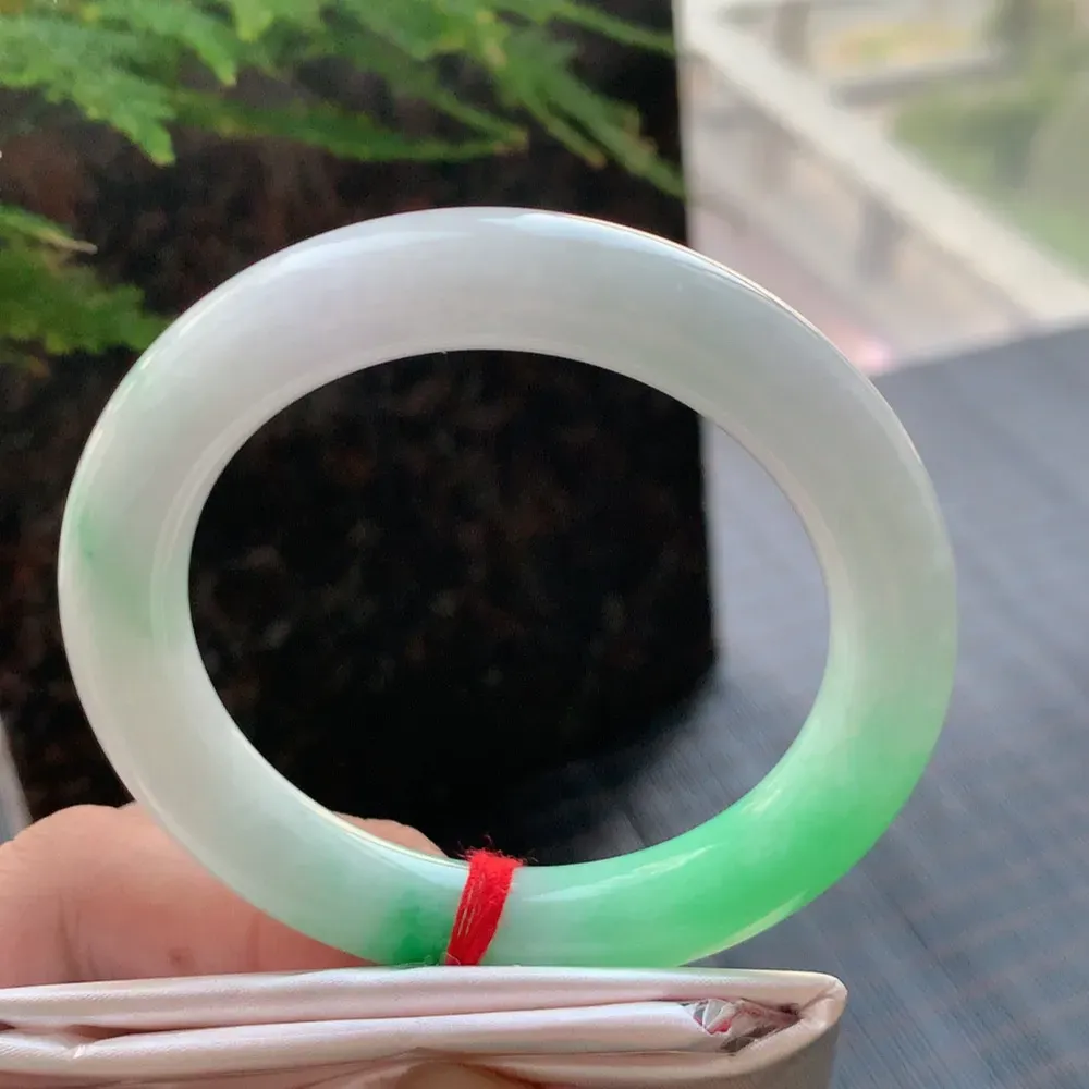 圆条冰糯阳绿 微纹 尺寸:52.1/10.1 色好