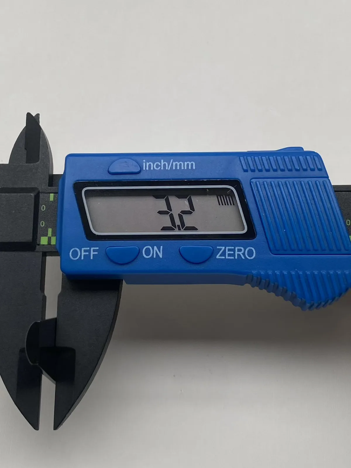 墨翠【平安无事牌】细腻干净，黑度好、性价比高，雕工精湛，打灯透绿‘