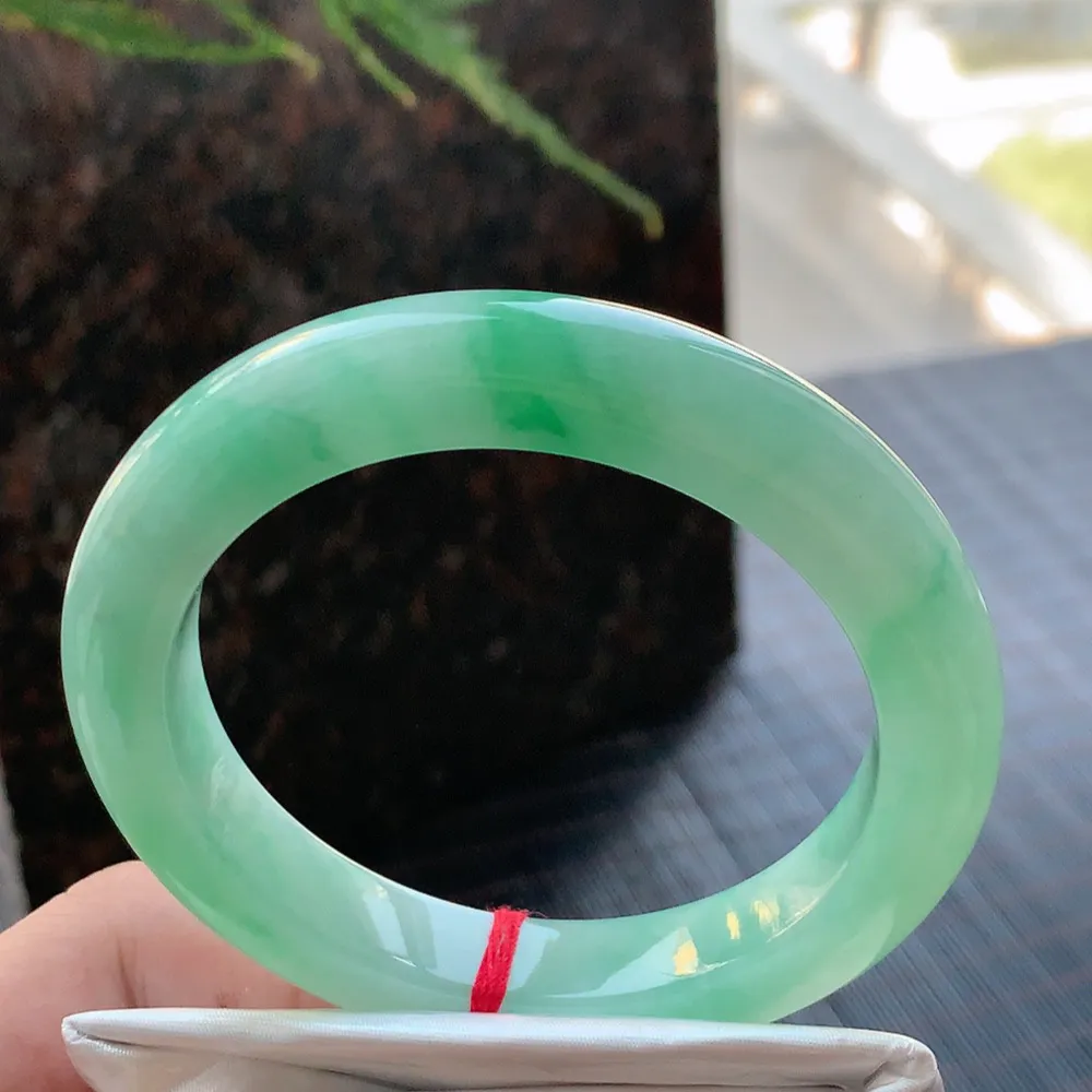 正圈冰糯翠绿 无瑕 尺寸:57.1/10.6/10.1 色好