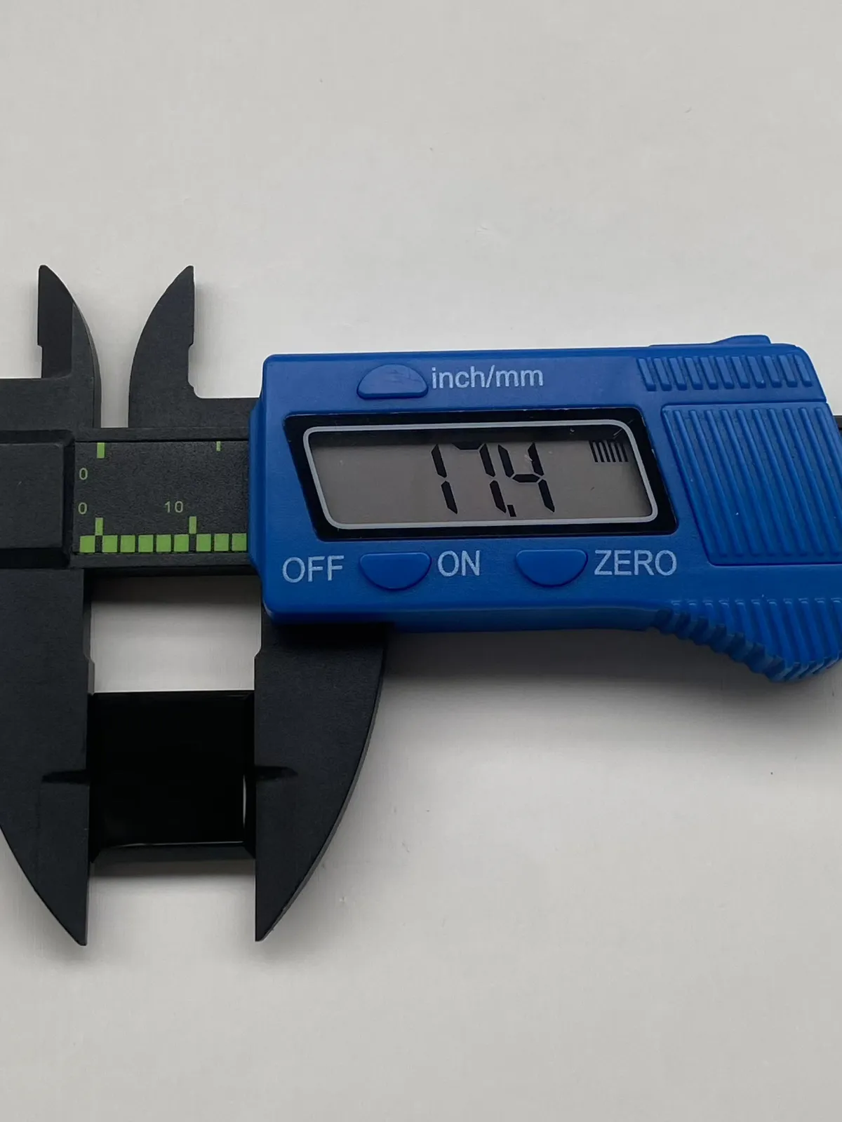 墨翠【方形戒面】细腻干净，黑度好、性价比高，雕工精湛，打灯透绿‘