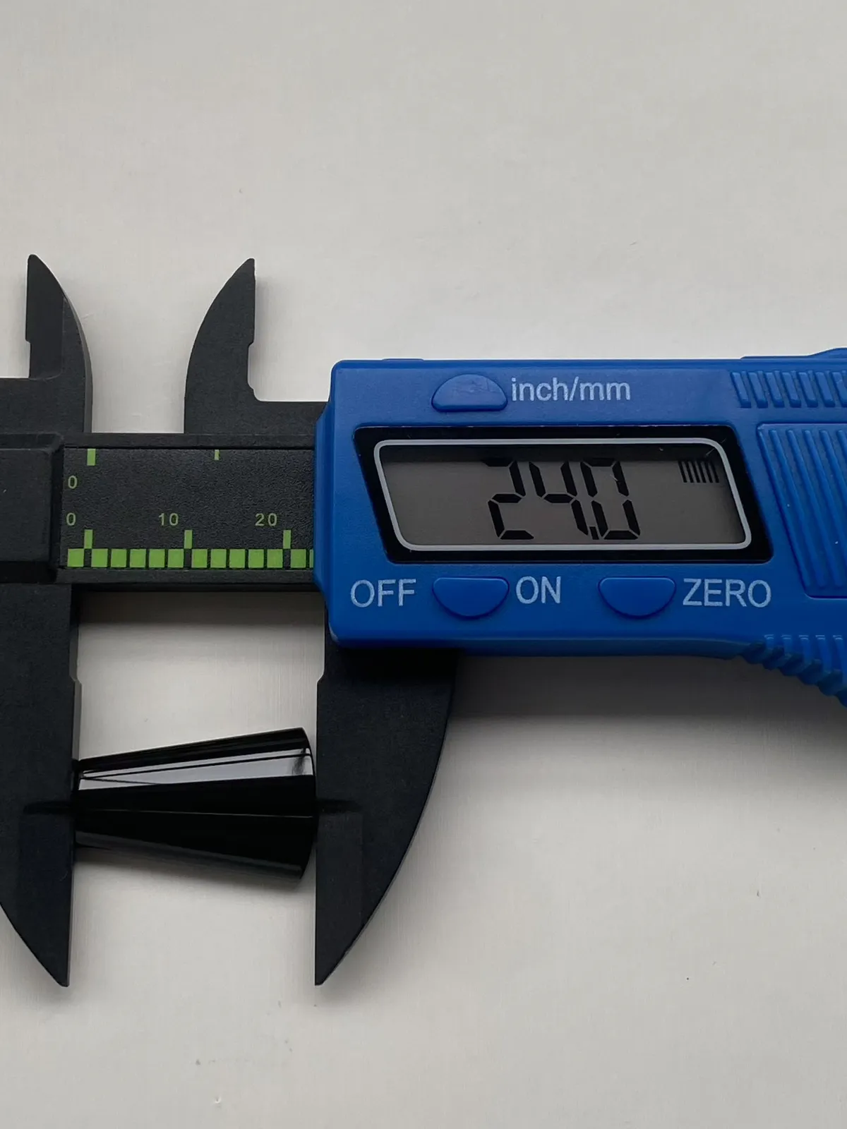 墨翠【平安无事牌】细腻干净，黑度好、性价比高，雕工精湛，打灯透绿‘