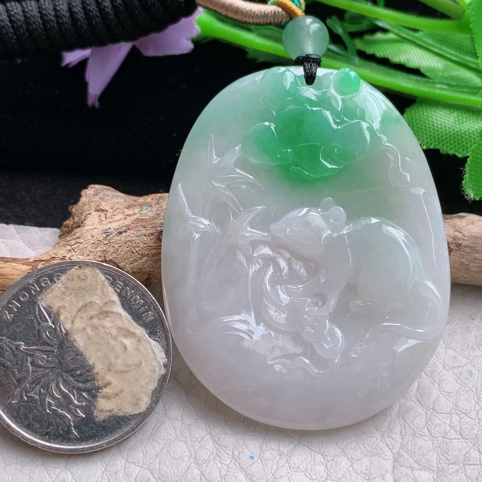 bg实拍49.5*38.9*5缅甸翡翠a货精雕飘绿招财鼠 生肖鼠玉吊坠 玉挂件