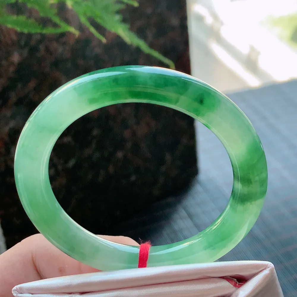 圆条冰绿 无瑕 尺寸:53.2/9.1 种色兼备