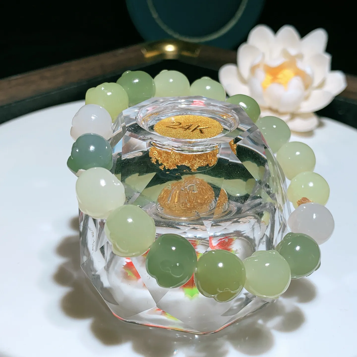 新疆和田玉多宝佛引福来佛头手串。单颗尺寸12/11重37.7克。玉质细腻油润。手推出油。佩戴高端典雅。lt251209