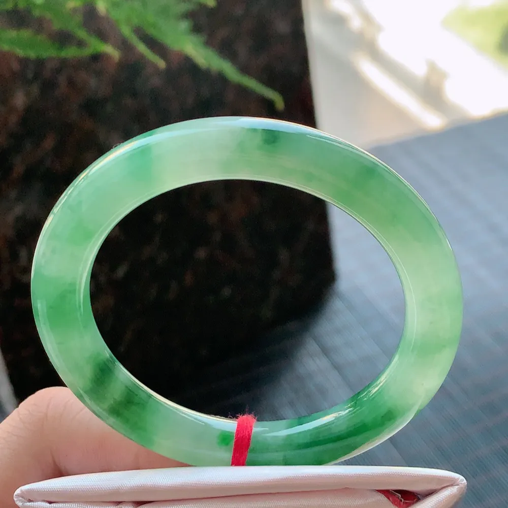 圆条冰绿 无瑕 尺寸:53.2/9.1 种色兼备