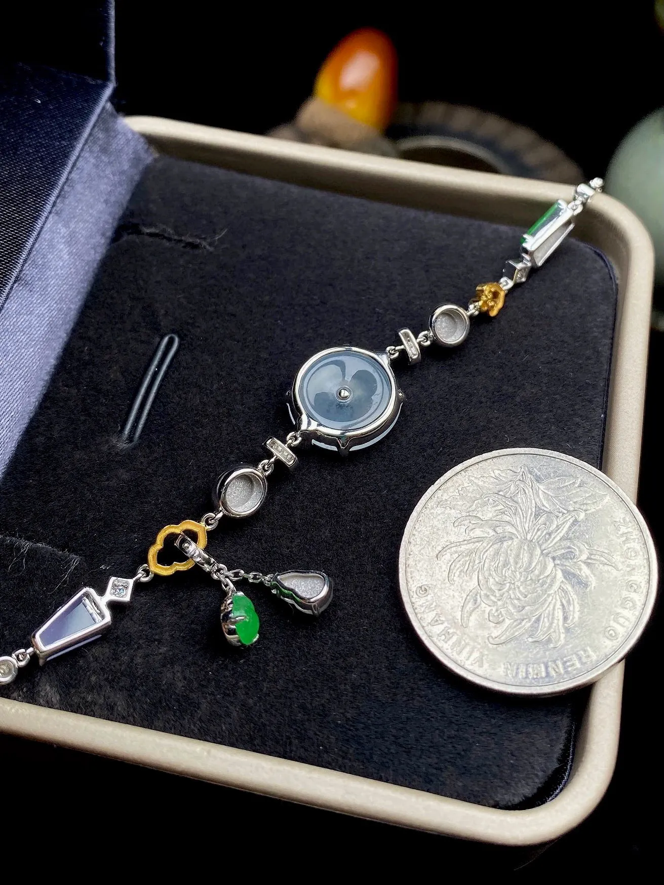 【冰种平安扣镶嵌手链】盘缠手链，饱满圆润，光泽闪耀，流行款，18K金钻镶嵌，其中一颗裸石尺寸12.3