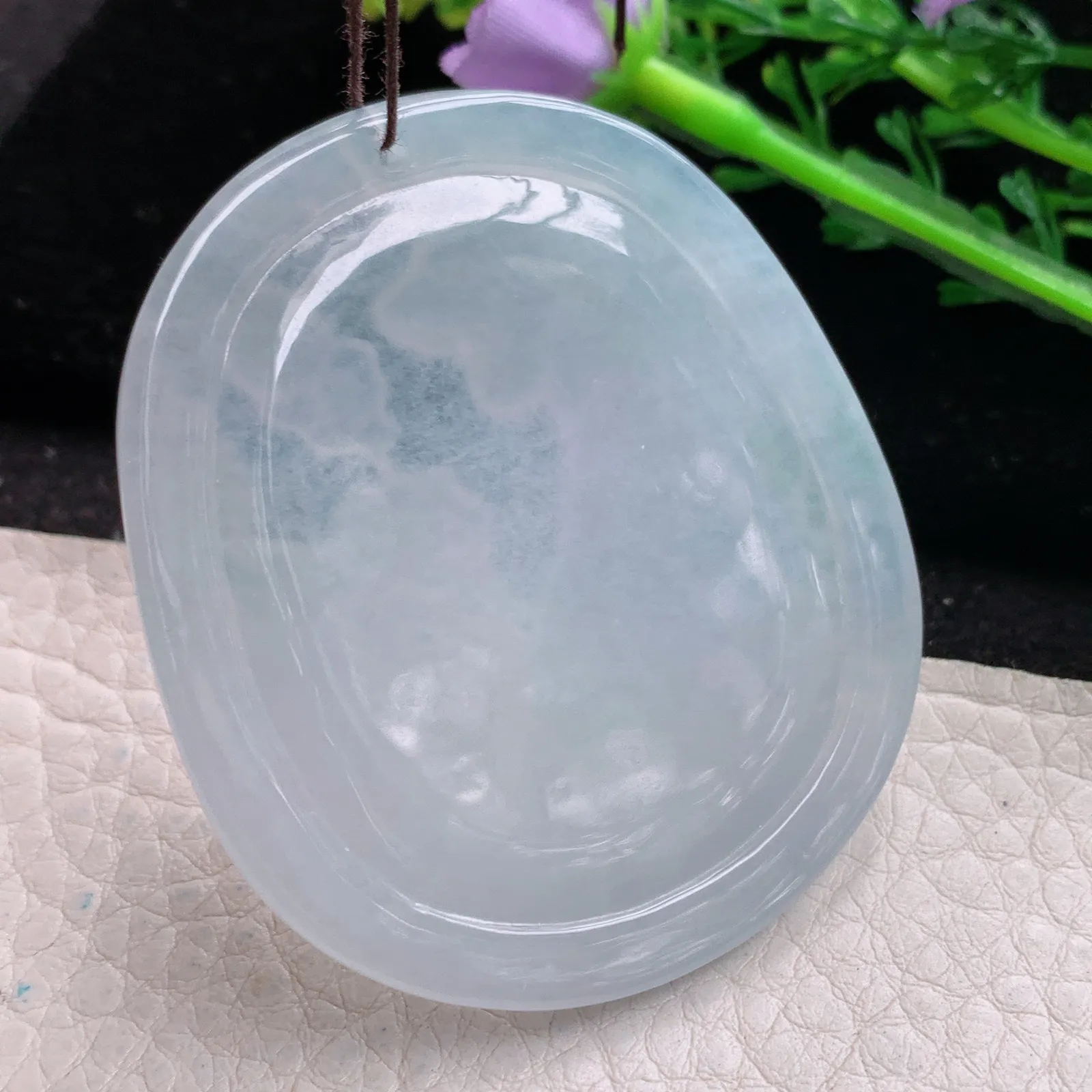 yn实拍54*47*4.8缅甸翡翠a货精雕白月光上山虎 生肖虎玉吊坠 玉挂件