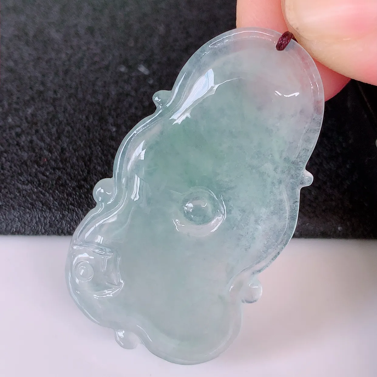 自然光实拍，冰种翡翠荷叶鱼、和和美美玉坠，财源广进，自然隐逸、荷本是素不着尘之物，有和美之寓意。#41.9