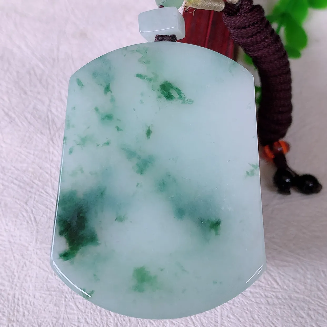 自然光实拍，冰润飘花翡翠平安无事牌吊坠，平平安安，无事牌翠色灵动，佩戴平安时尚！#46.9