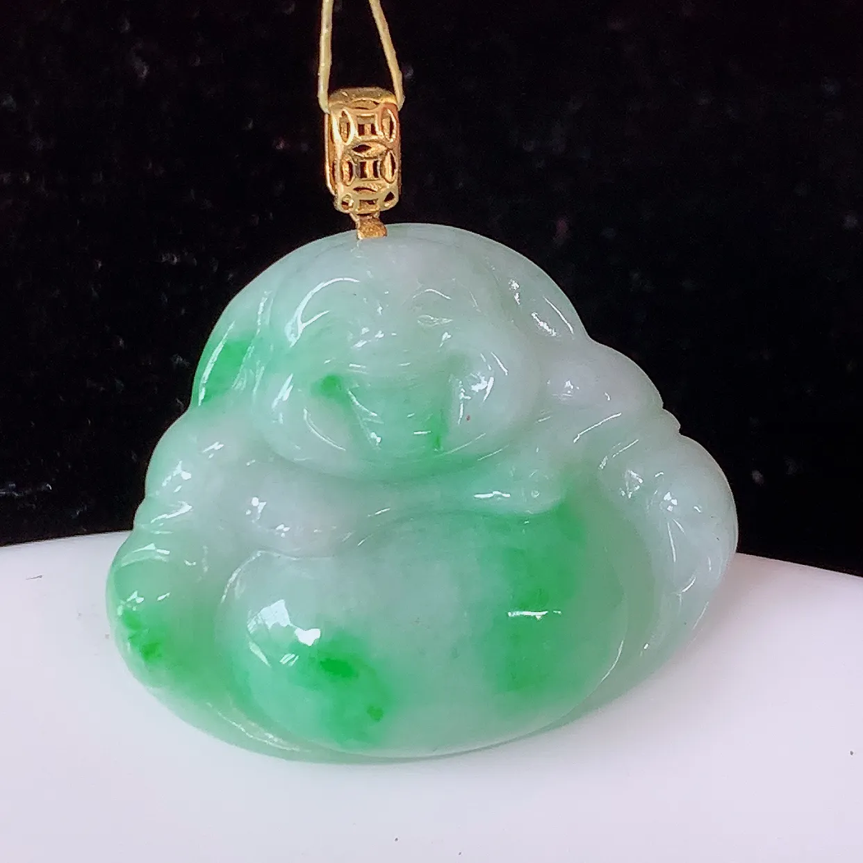 18K金镶嵌冰润飘绿翡翠佛公吊坠，玉笑佛，饱满，开脸喜庆，配戴优雅迷人！#35.9