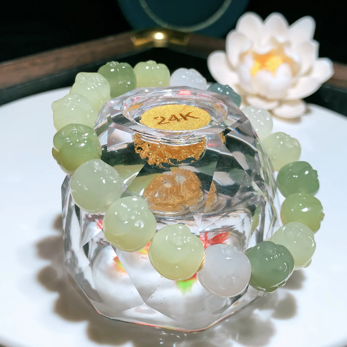 新疆和田玉多宝佛引福来佛头手串。单颗尺寸12/11重37.7克。玉质细腻油润。手推出油。佩戴高端典雅。lt251209