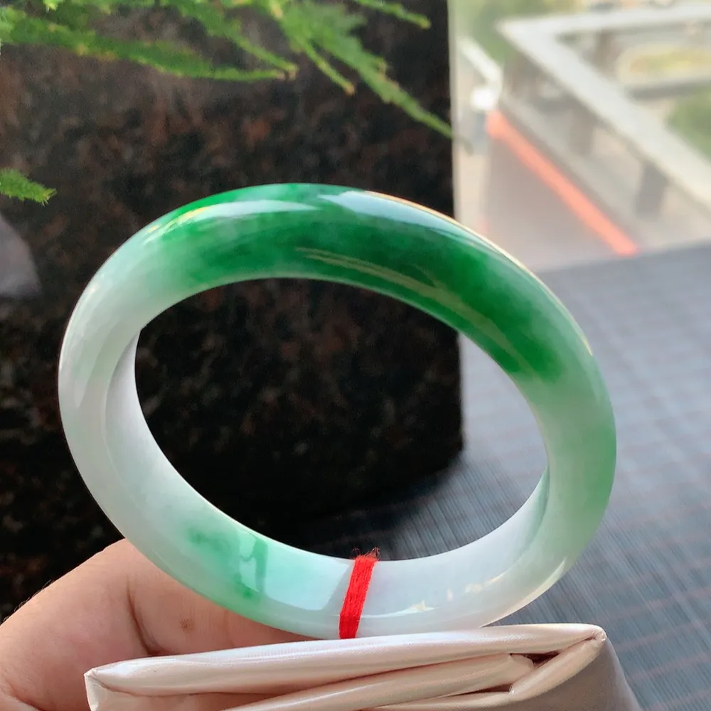 正圈一大节辣绿 无瑕 尺寸:58.3/13.1/9.2 色好🥰🥰