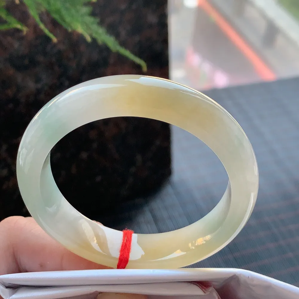 正圈冰黄翡 无瑕 尺寸:55.7/13.2/8.5 超值