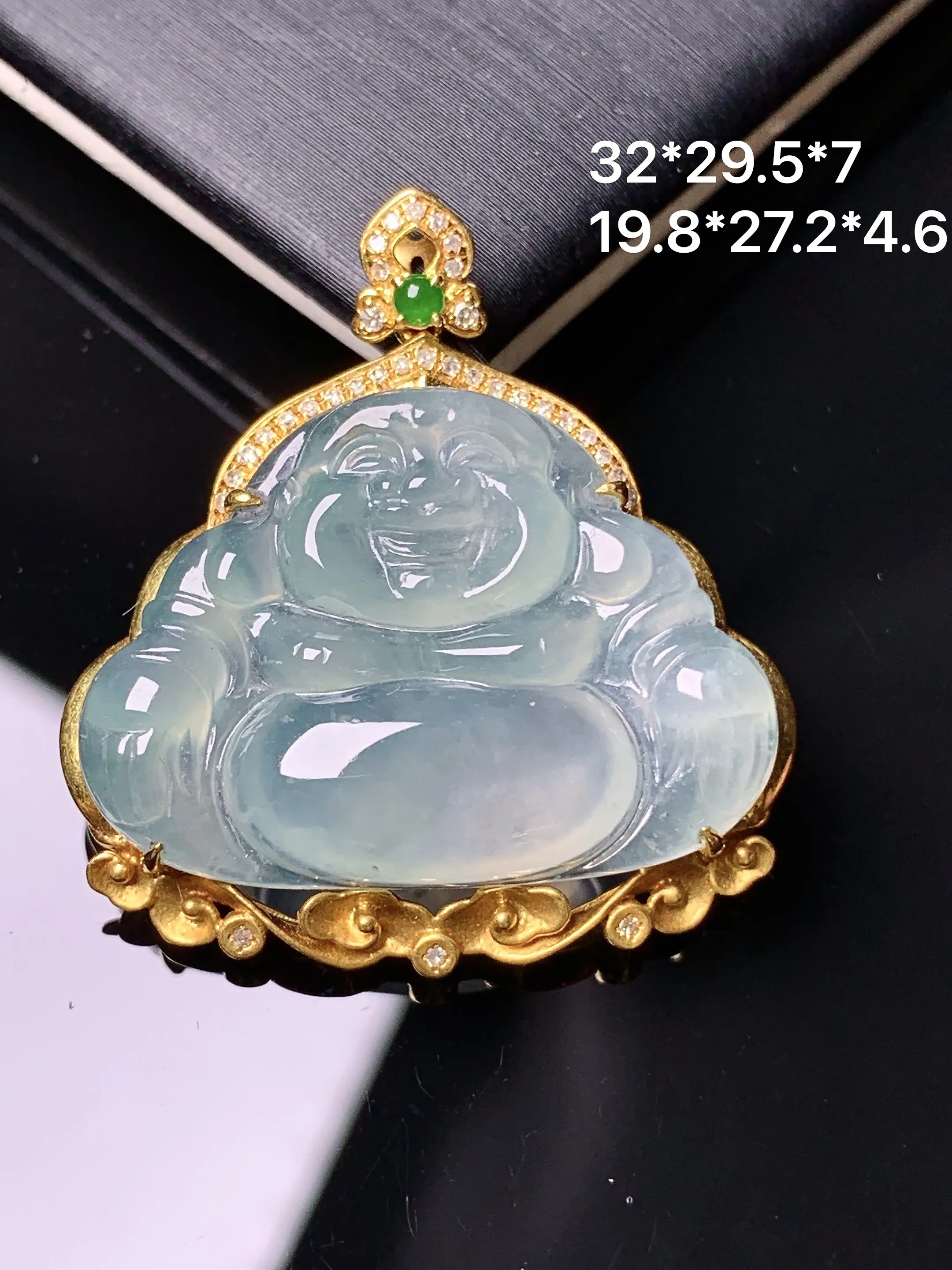 18k金钻镶嵌冰种佛公吊坠 玉质细腻 水润亮眼 色泽艳丽 整体尺寸32*29.5*7