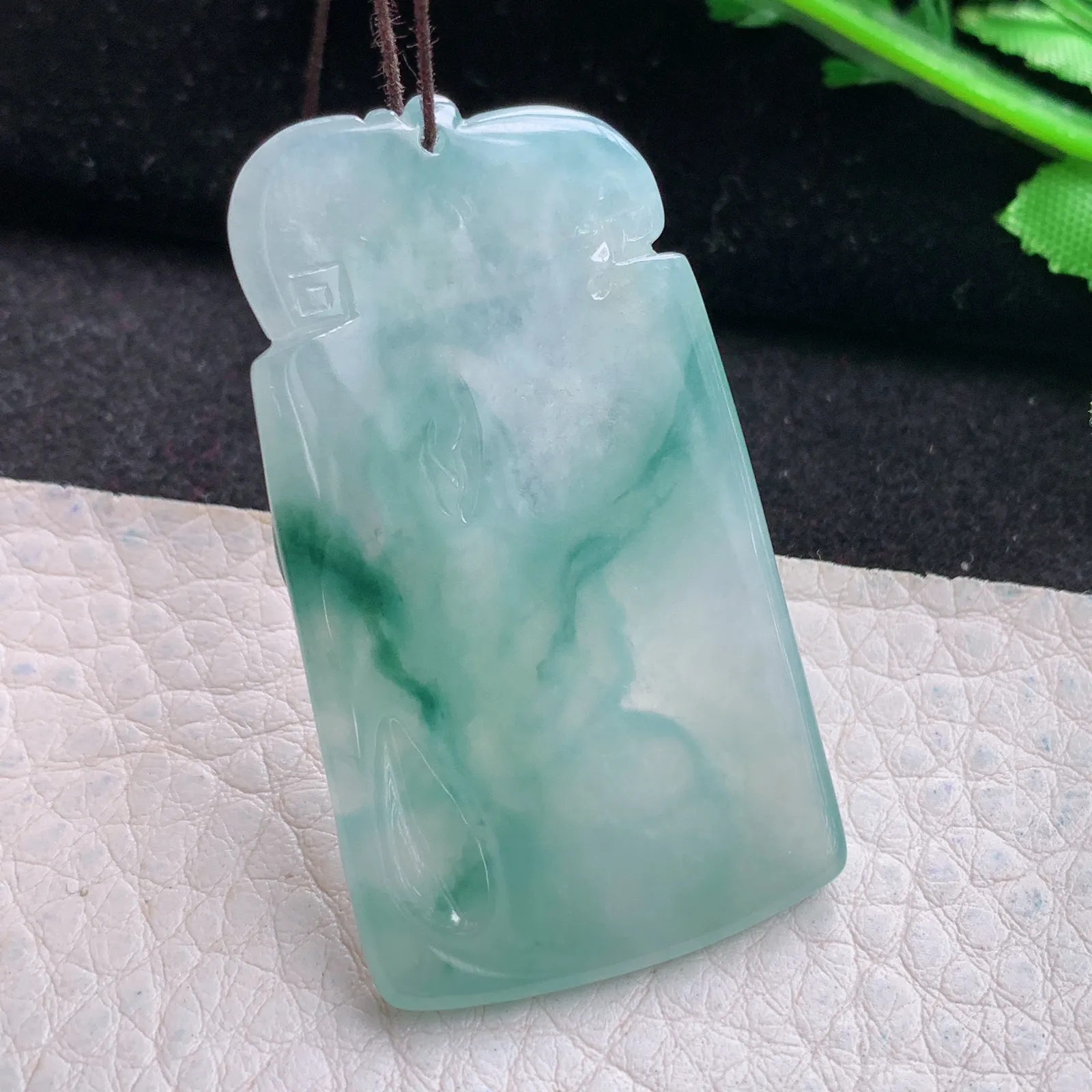 yn实拍48*27*4.4缅甸翡翠a货精雕冰飘蓝花虚空藏菩萨玉吊坠 玉挂件