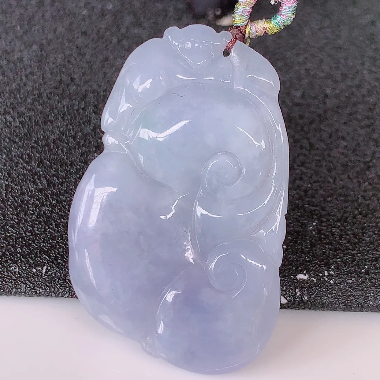 自然光实拍，冰润紫罗兰翡翠如意吊坠，上身效果非常美，饱满大气，工艺美，万事如意，如意一生，#57.9
