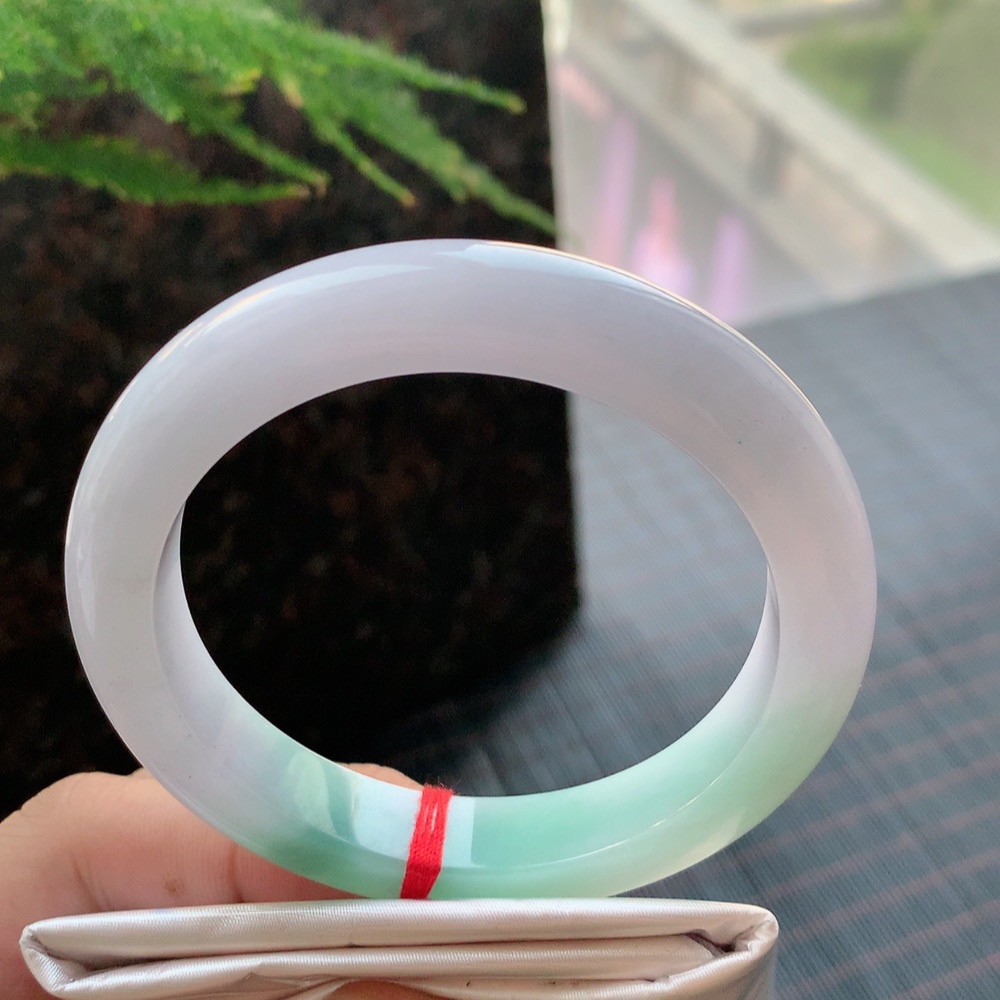 正圈冰糯春彩 无瑕 尺寸:56.1/11.4/8.9 色好