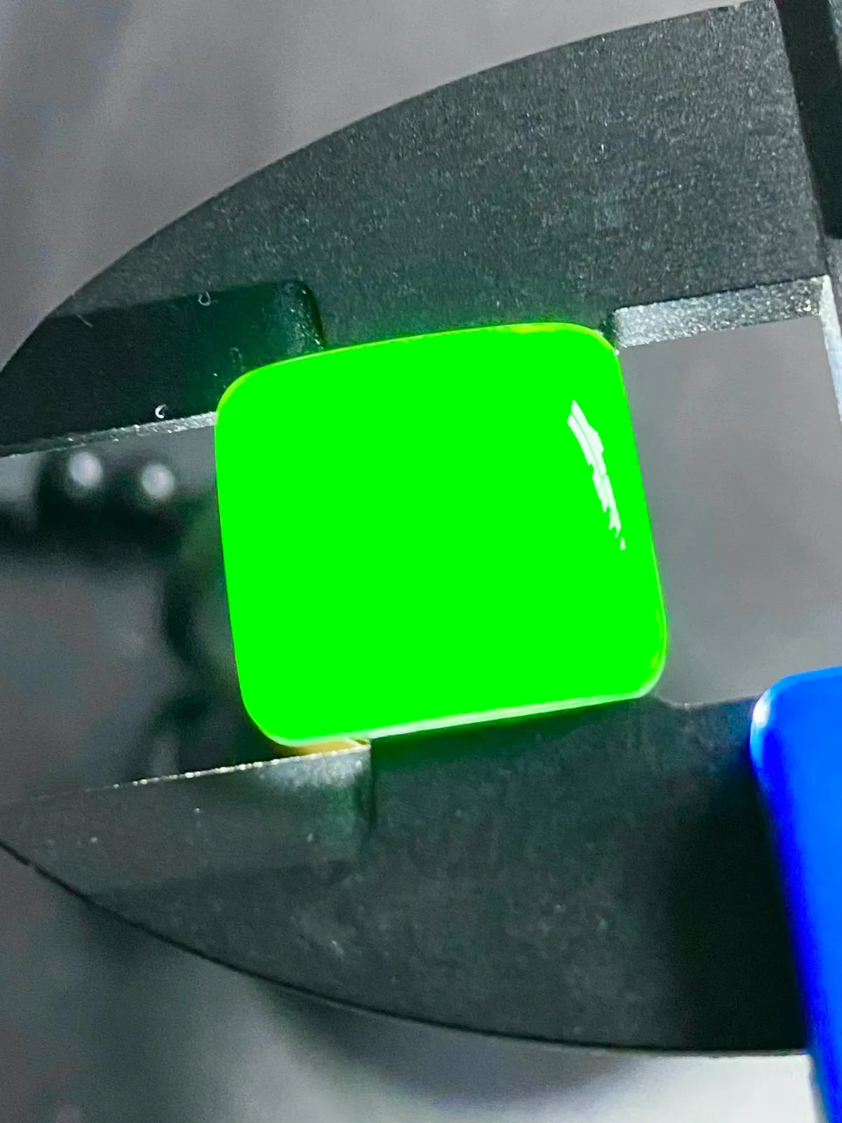 墨翠【马鞍戒面】细腻干净，黑度好、性价比高，雕工精湛，打灯透绿‘