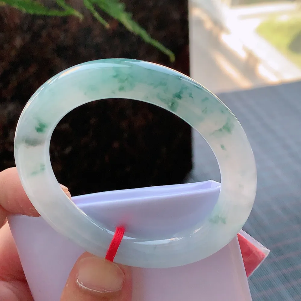 圆条冰飘花 无瑕 尺寸:52.4/10.1 花美