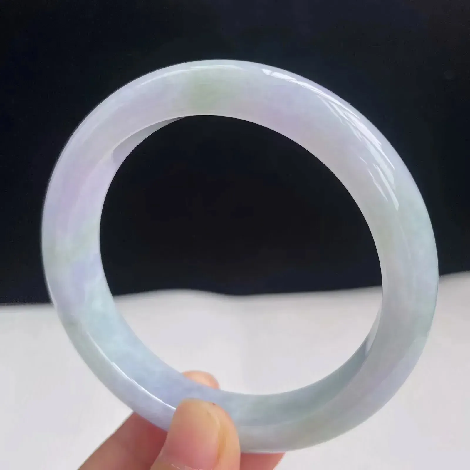 自然光拍摄56.7mm天然翡翠淡紫罗兰好种水正圈手镯 56.31克
