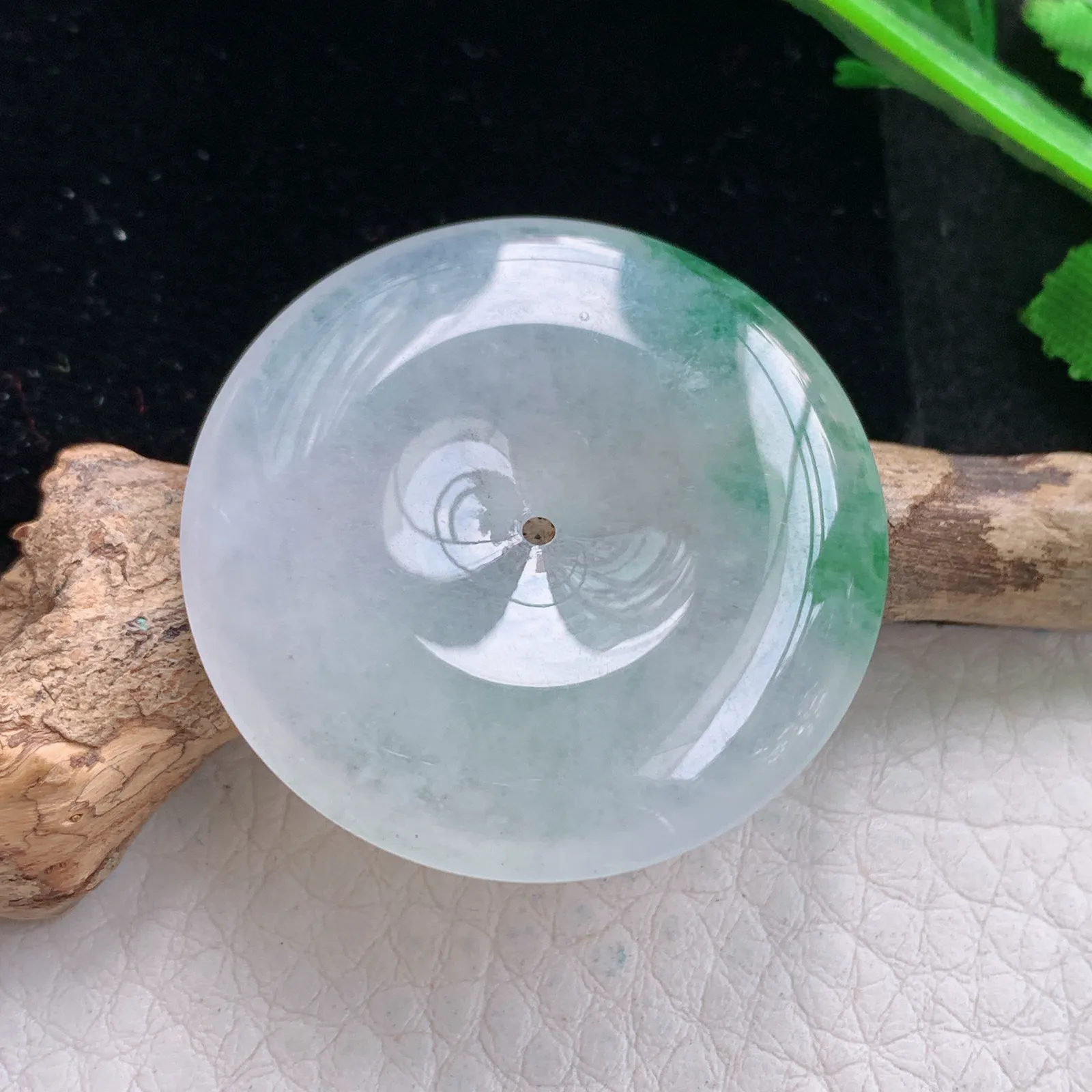 gp实拍35*5.4翡翠a货精雕冰飘花平安扣 玉扣玉吊坠 玉挂件