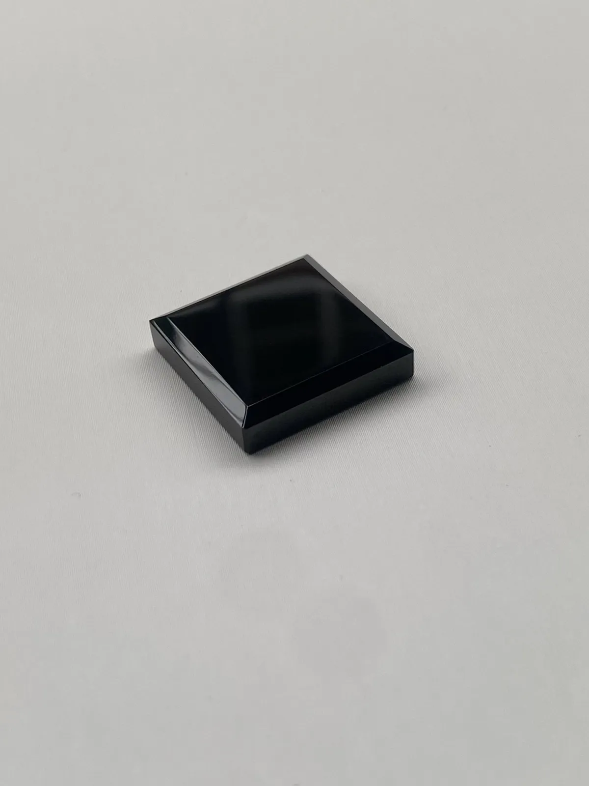 墨翠【方形戒面】细腻干净，黑度好、性价比高，雕工精湛，打灯透绿‘