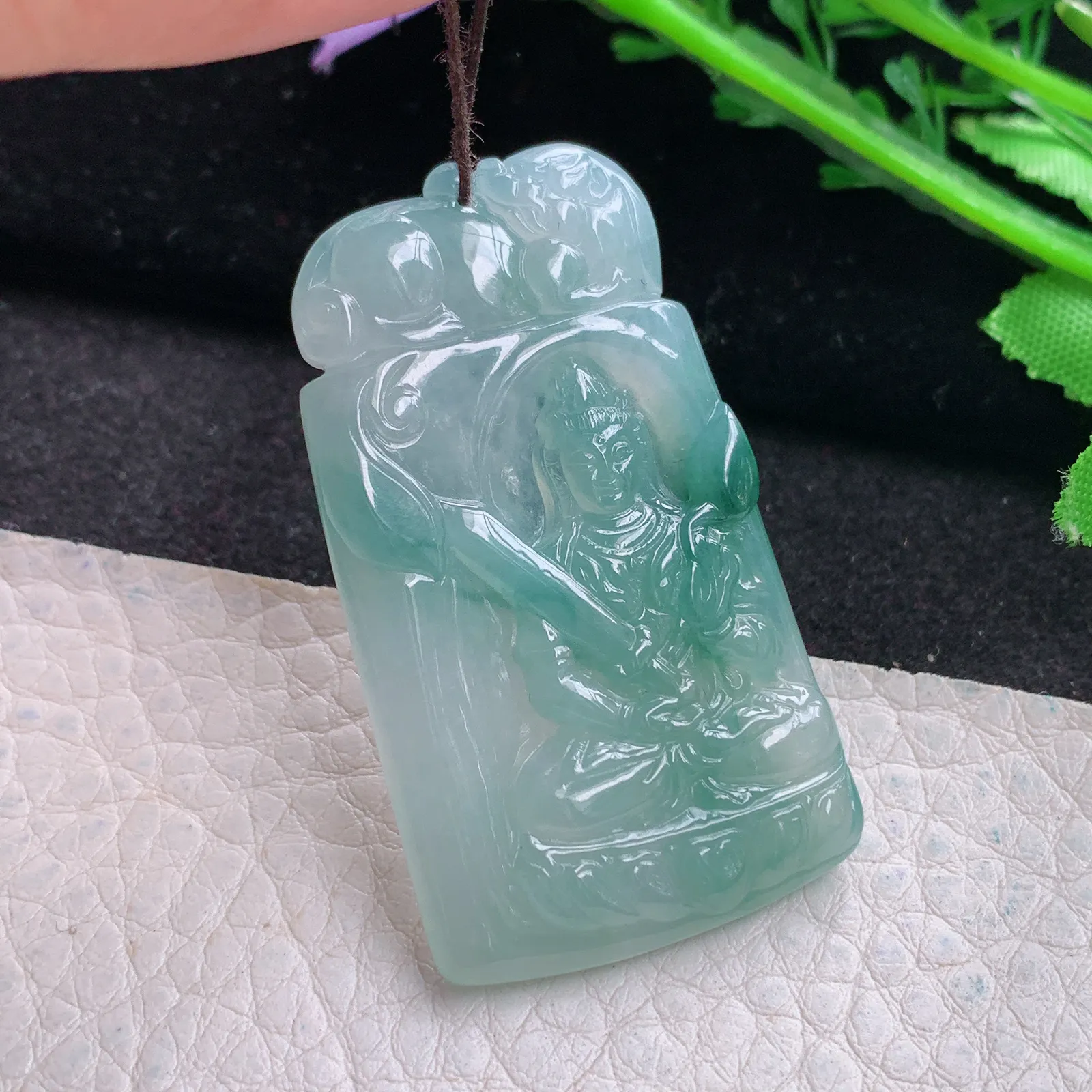 yn实拍48*27*4.4缅甸翡翠a货精雕冰飘蓝花虚空藏菩萨玉吊坠 玉挂件