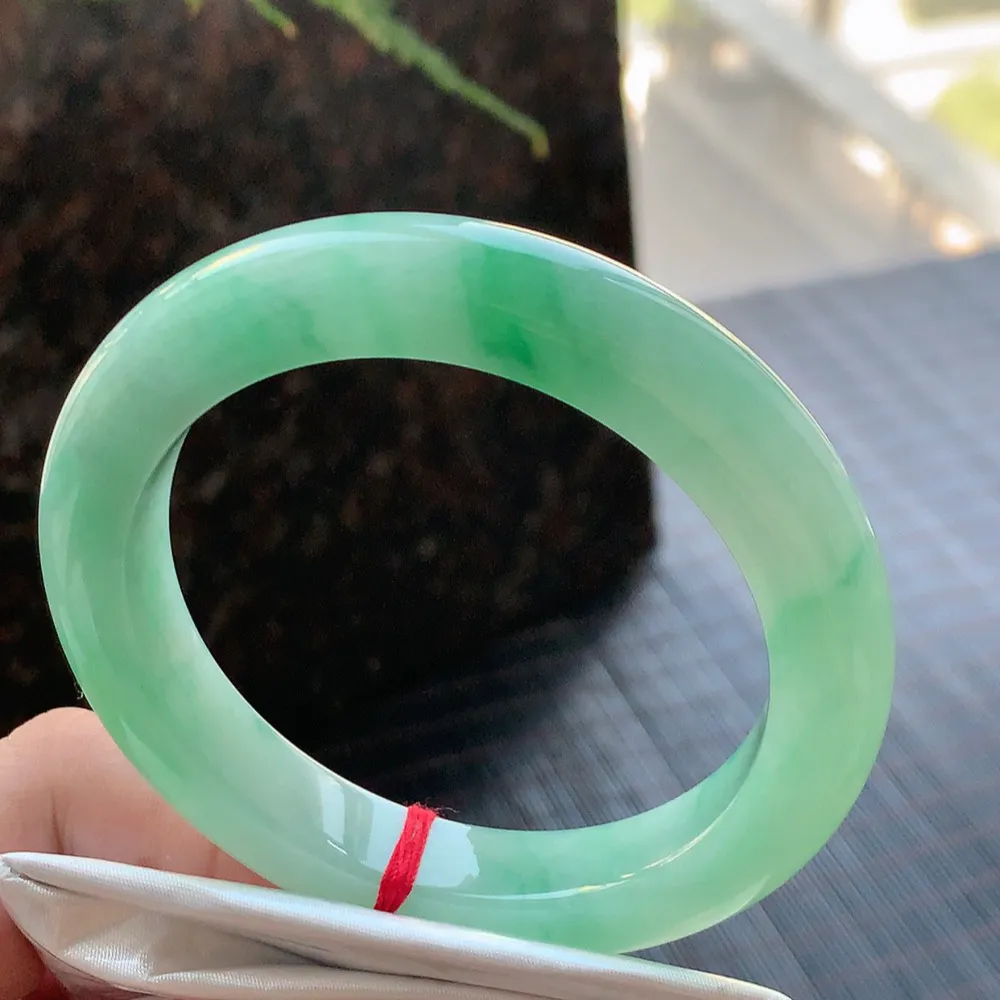 正圈冰糯翠绿 无瑕 尺寸:57.1/10.6/10.1 色好