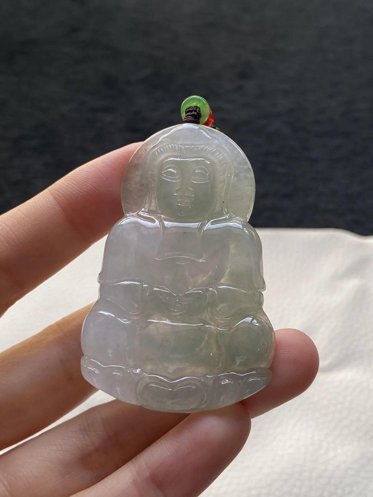 翡翠冰糯种白色吊坠，配珠未测