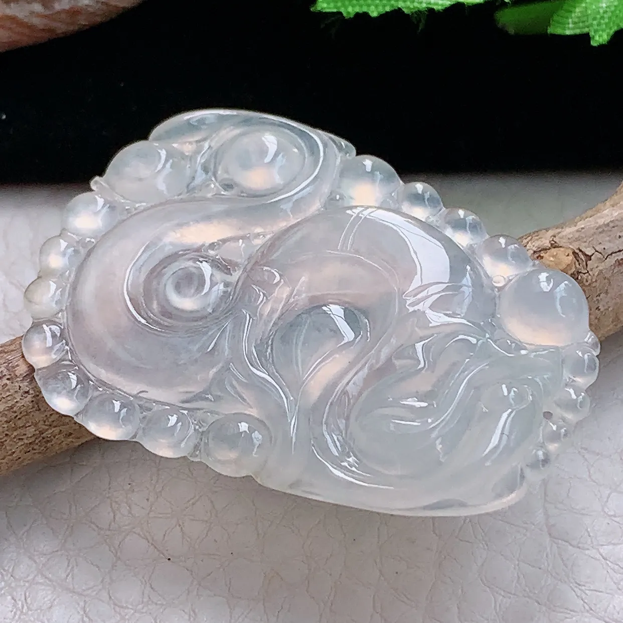 gp 实拍45.8*34.3*4.5缅甸天然翡翠冰种龙牌吊坠白冰龙珠精品玉坠