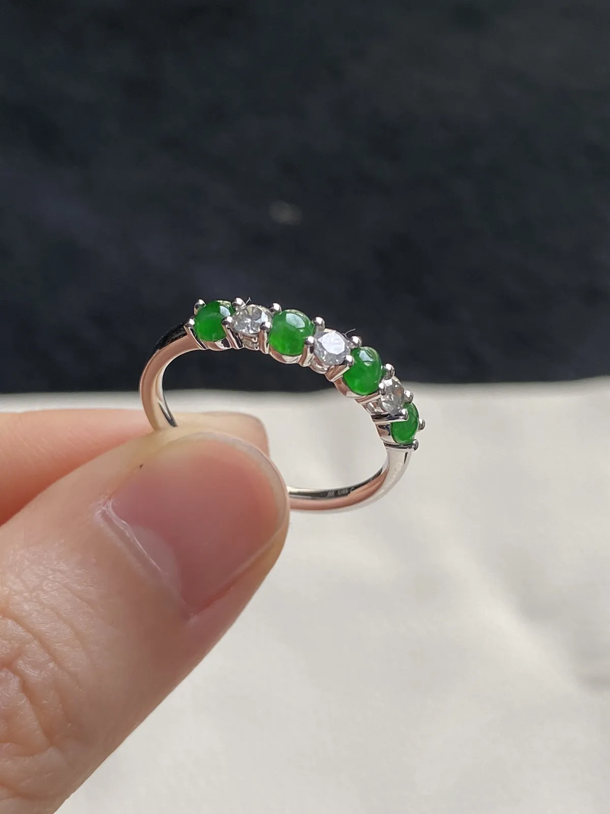 翡翠女戒，印记：Au750,伴钻石