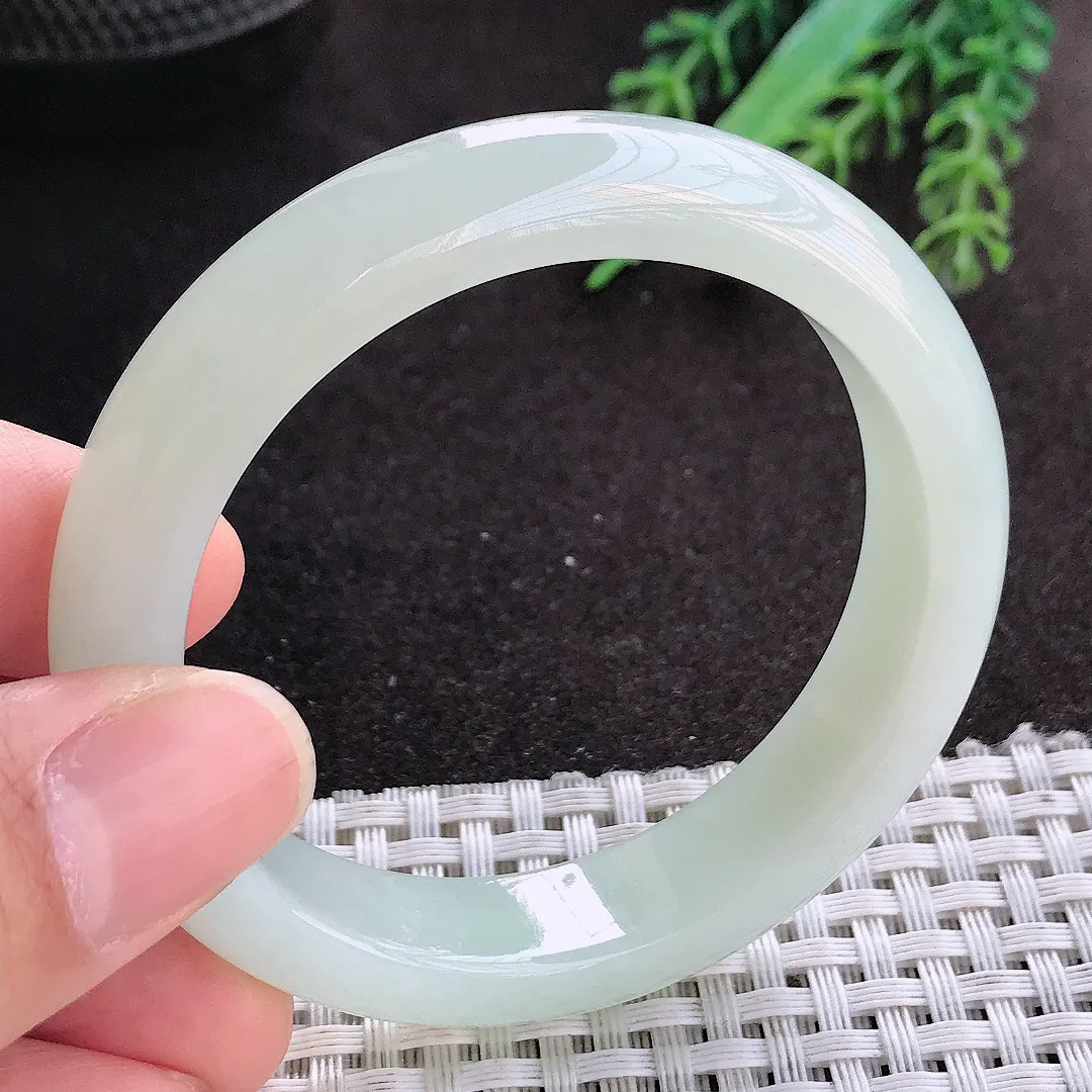 天然A货翡翠51/11.8/8老坑冰胶水灵冰晴绿手镯小圈口宽边玉镯