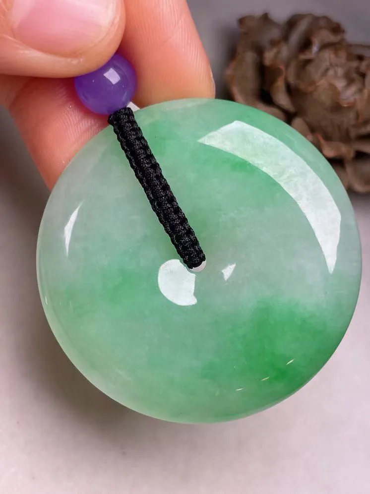 冰糯种飘绿【平安扣】吊坠，种水好，玉质细腻 ，卖相好.