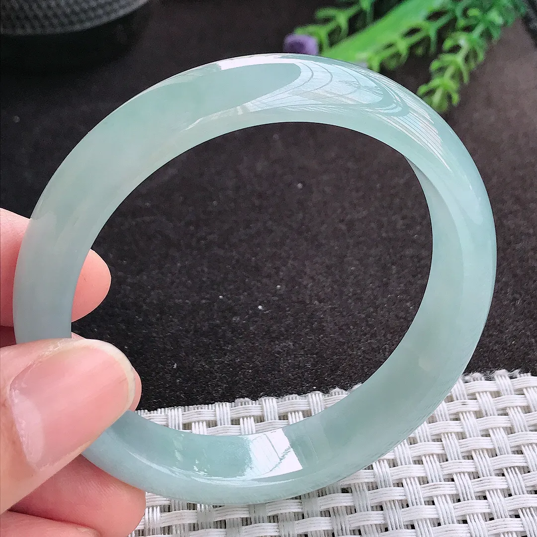 天然A货翡翠57/13/7.5老坑冰胶水灵冰晴天空蓝手镯宽边玉镯