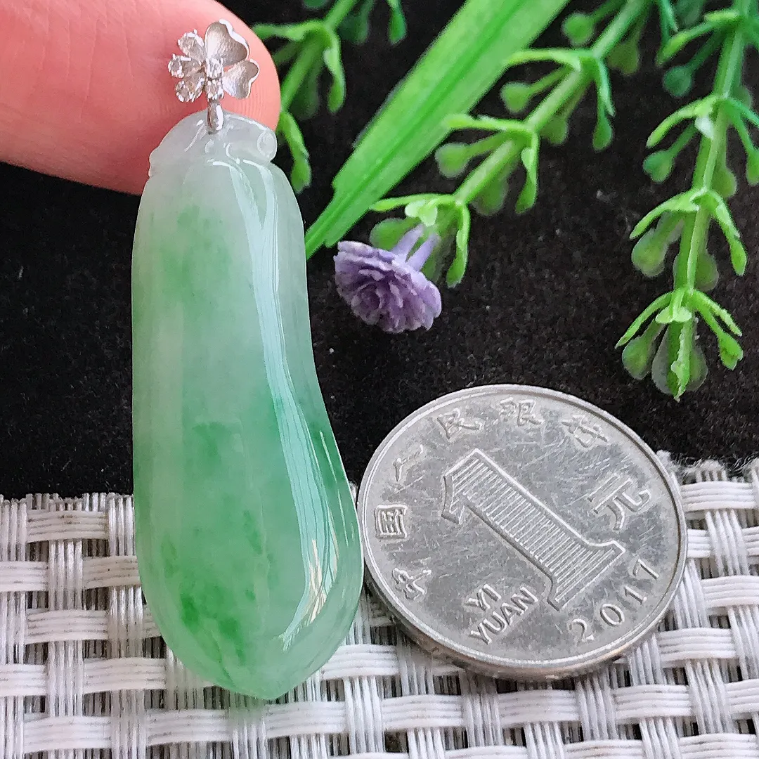 天然A货翡翠40.8/16/5.9老坑18k金镶嵌冰胶飘阳绿福瓜吊坠翡翠挂件