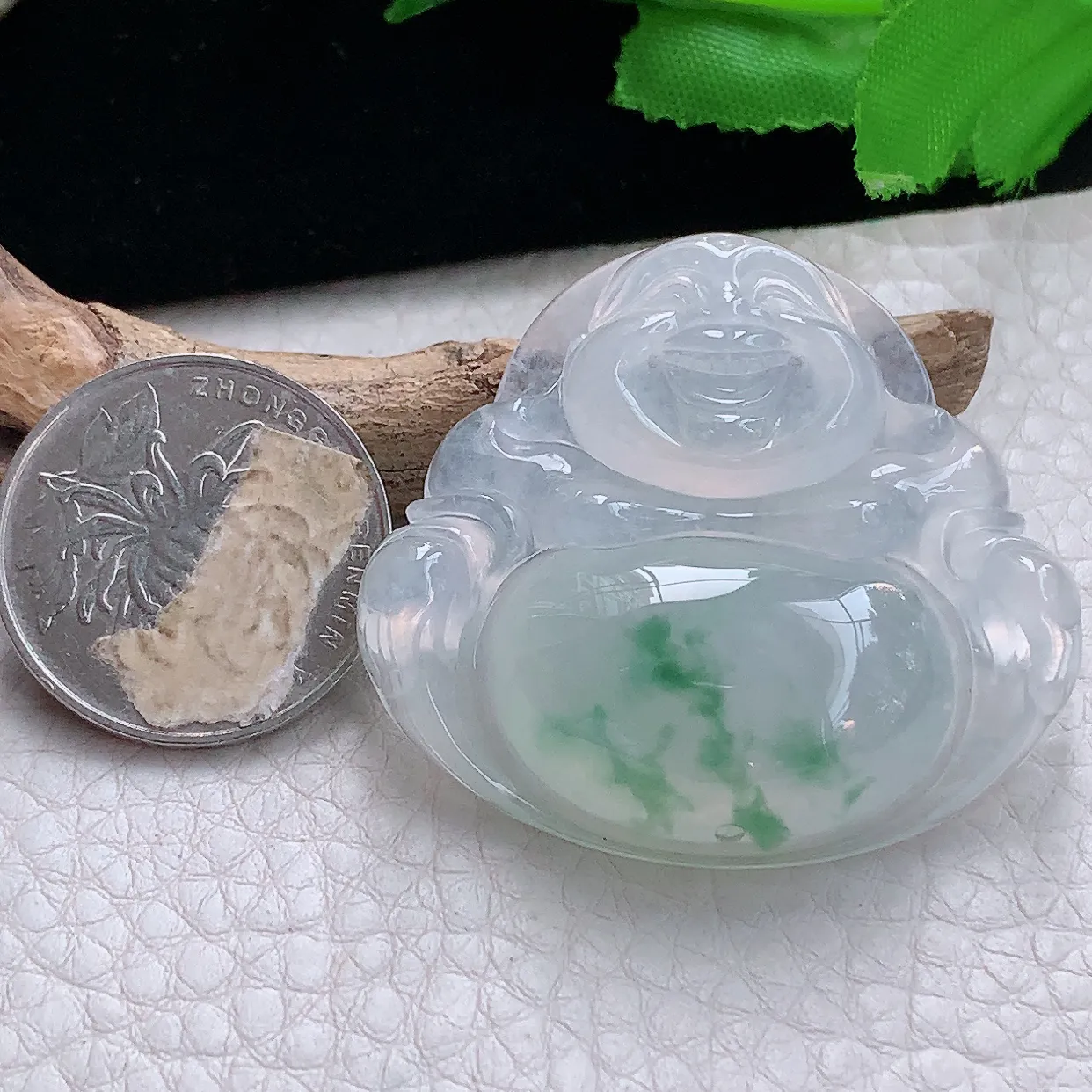 gp 实拍缅甸天然翡翠冰种飘花大佛公吊坠