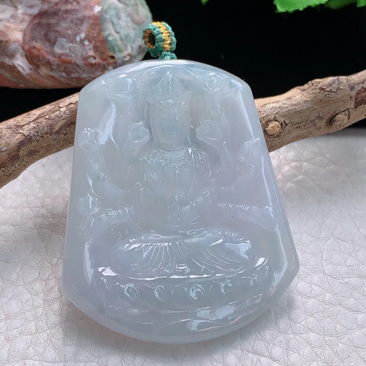 yn实拍56*45.5*5.8天然翡翠a货千手观音吊坠冰透精雕守护神玉坠