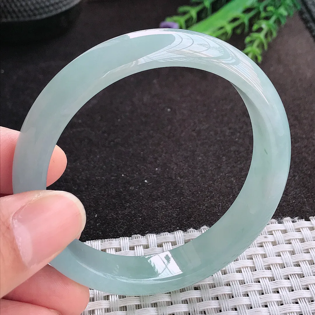 天然A货翡翠57/13/7.5老坑冰胶水灵冰晴天空蓝手镯宽边玉镯