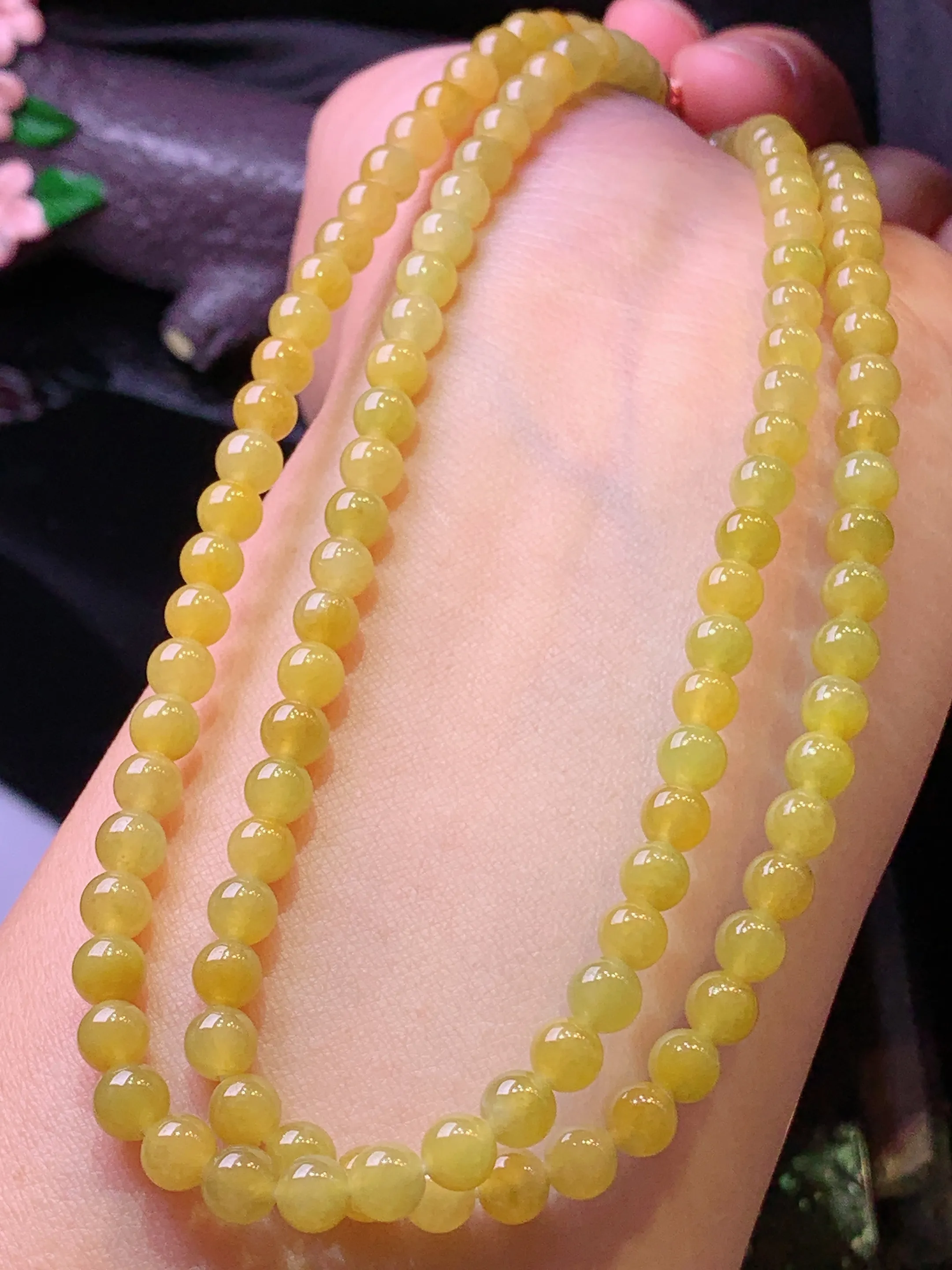 黄翡圆珠项链 玉质细腻 水润亮眼 色泽艳丽 整体尺寸5