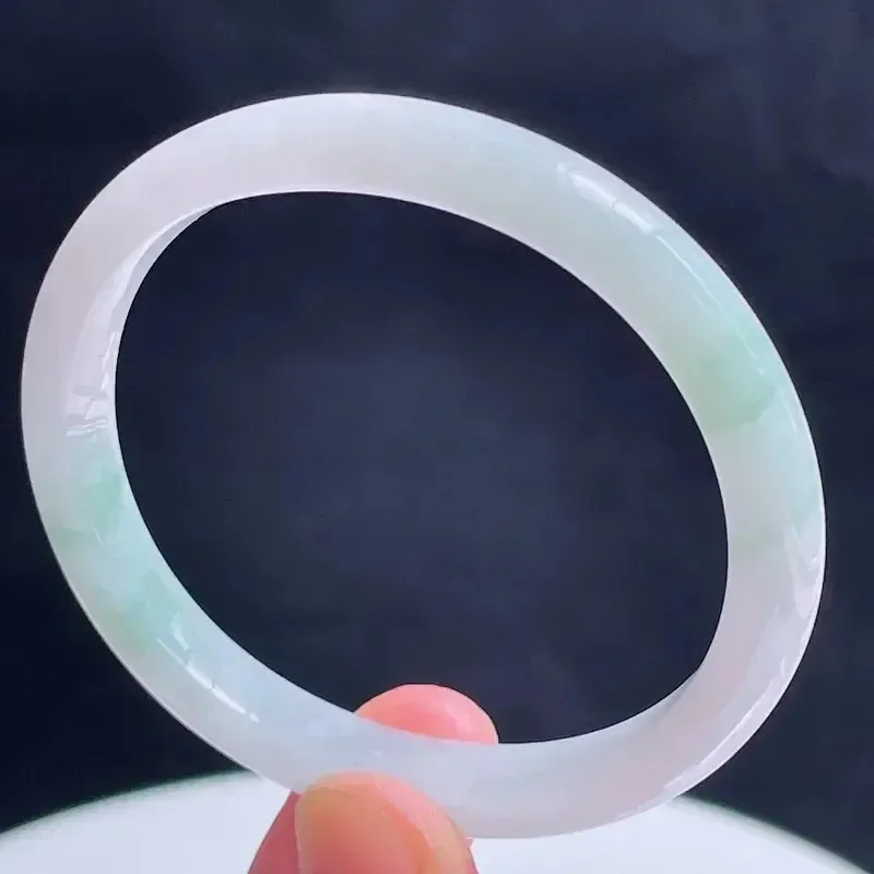 56.5圈有种有色天然翡翠A货飘绿贵妃手镯好种水水润手镯26.74g