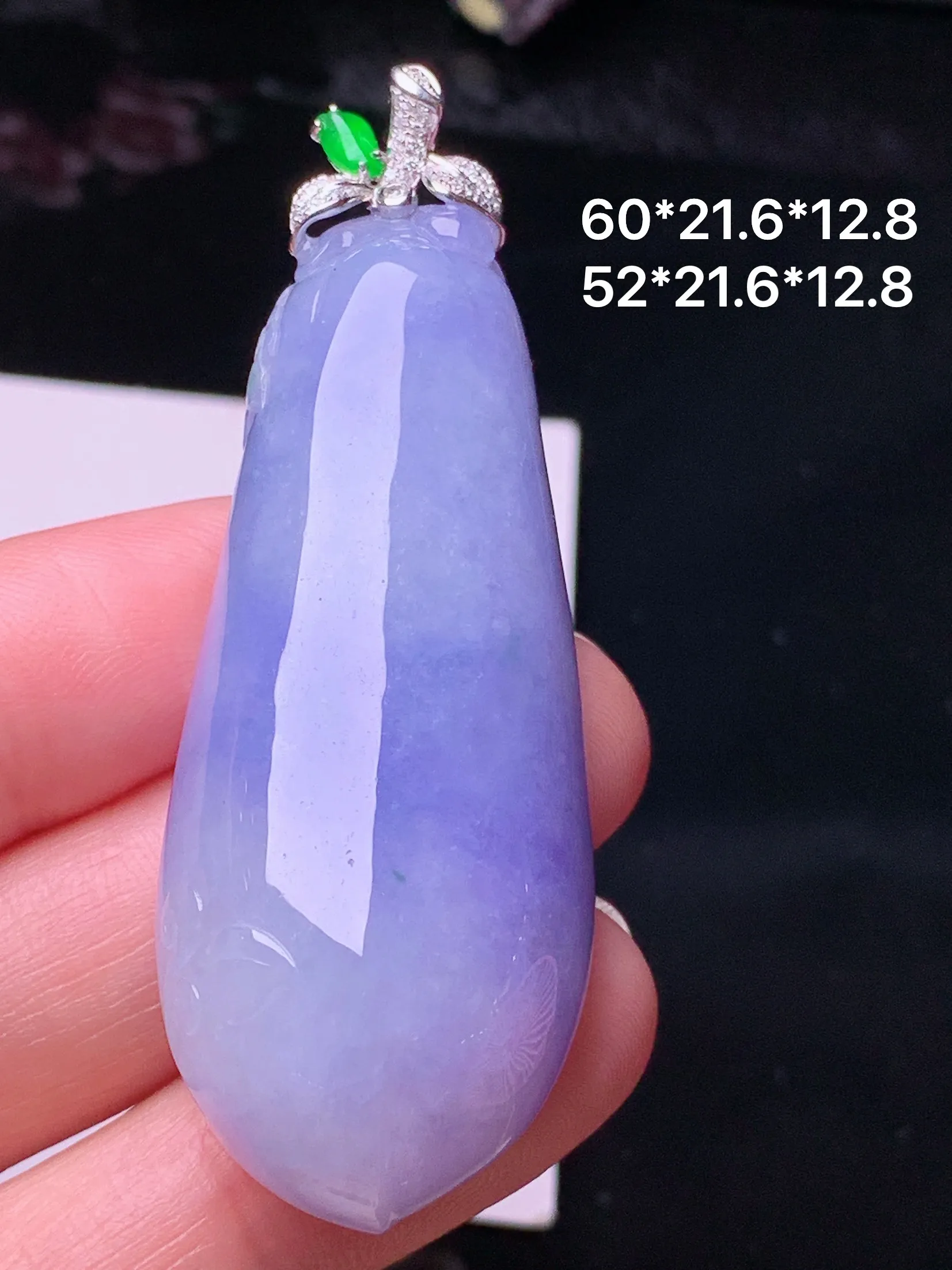 18k金钻镶嵌紫罗兰福瓜吊坠 玉质细腻 水润亮眼 色泽艳丽 整体尺寸60*21.6*12.8
